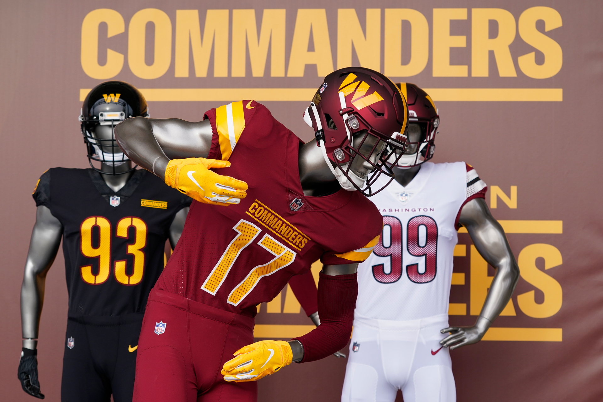 Here's how I would fix the @commanders uniforms without an entire