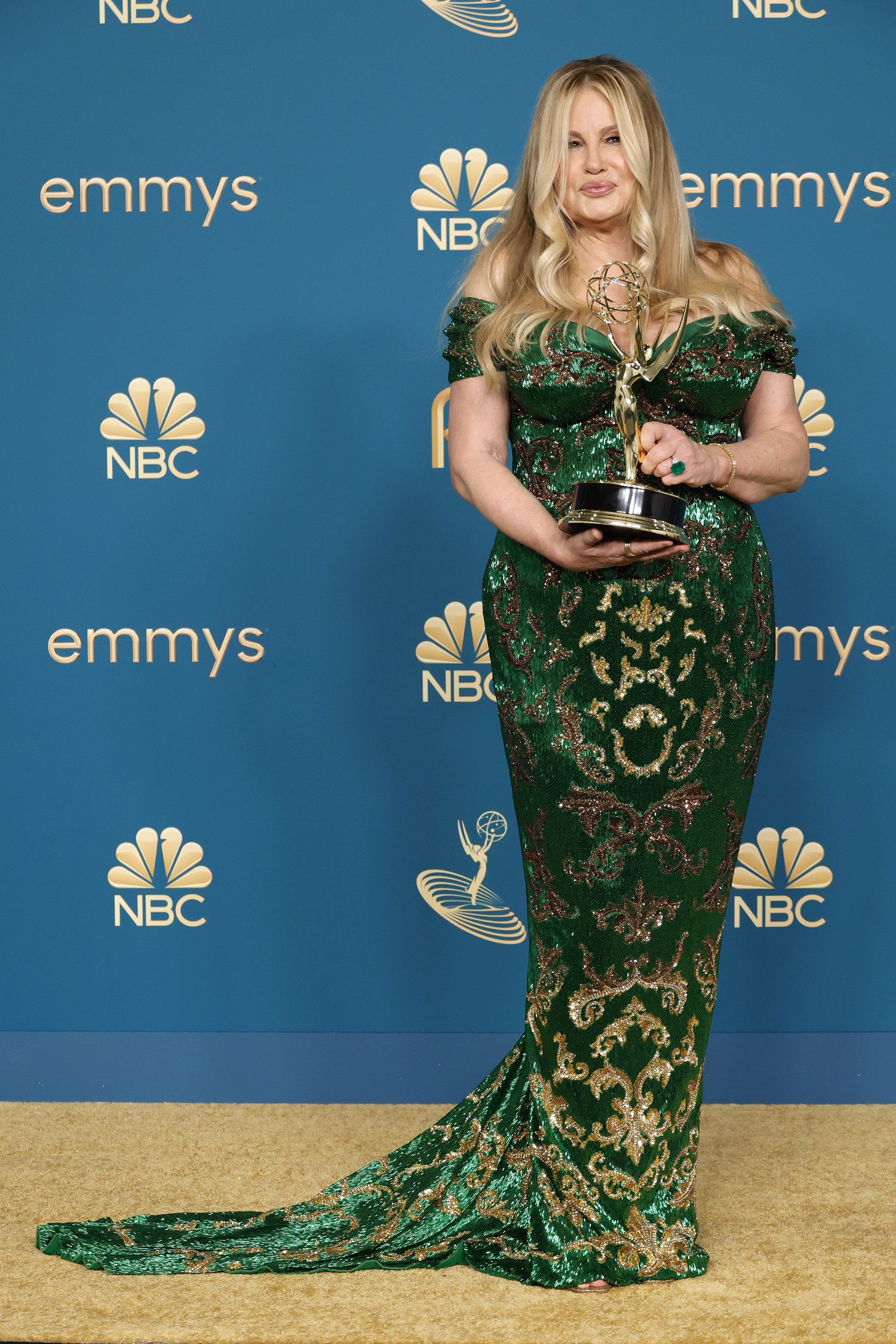 La dolce vita: Jennifer Coolidge collects her Emmy Award in September. Photo / Getty Images