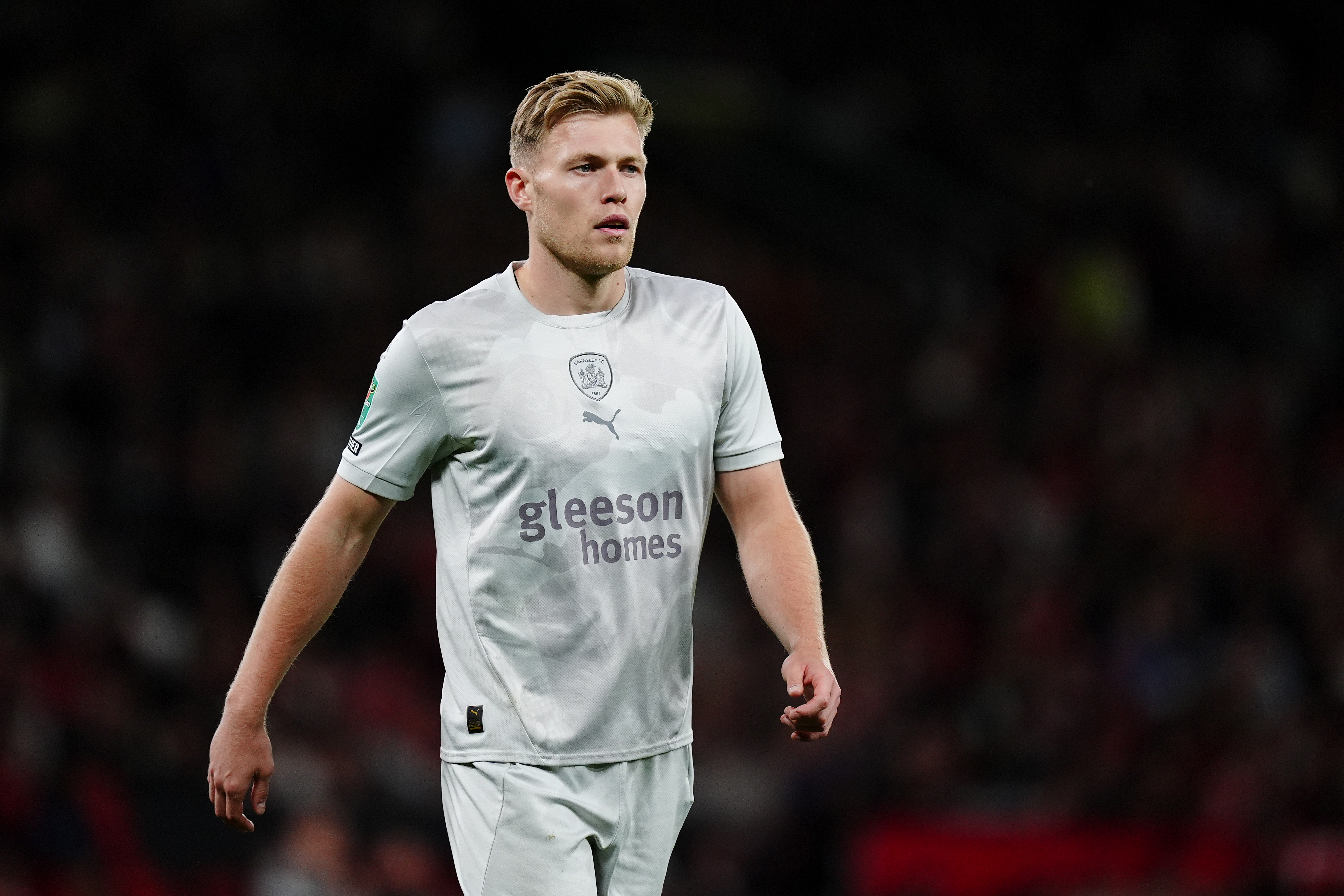 Sam Cosgrove in action for Barnsley. 