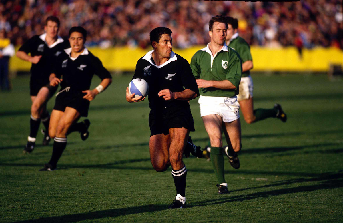 Frank Bunce in action during the rugby union match between the All Blacks and Ireland, 1992. Photo / Photosport