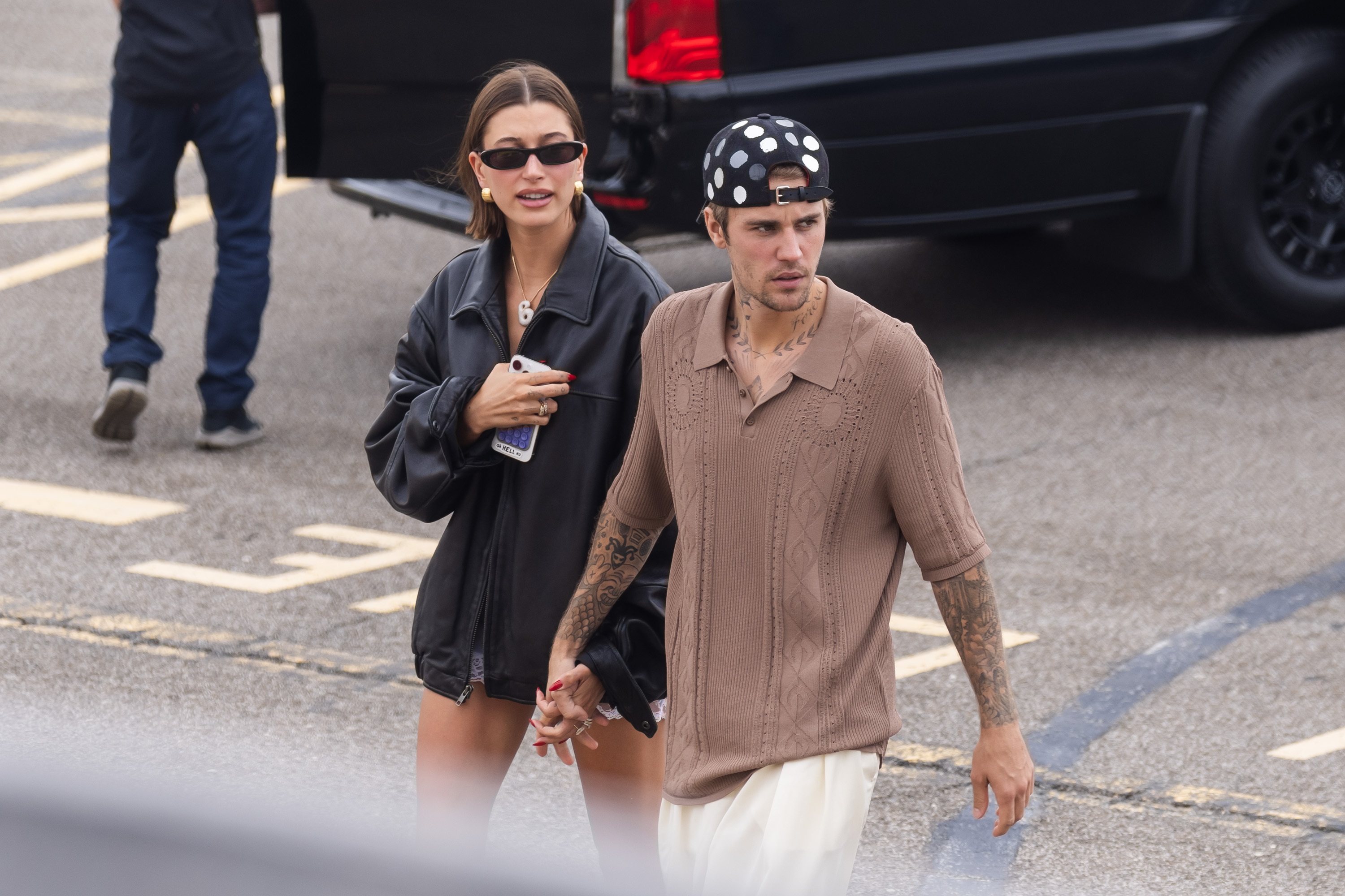 Justin Bieber cries in new photo as fans worry singer and wife Hailey in  'crisis' - NZ Herald