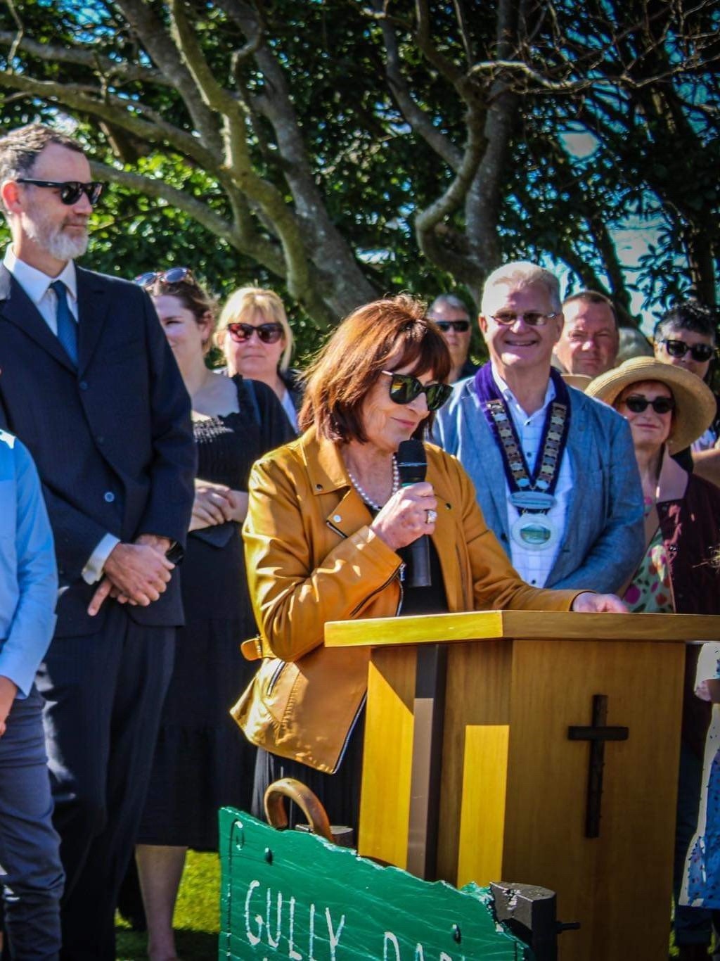 Nickie Andrews speaks at the unveiling of the Kiwi sculpture in Waverley.