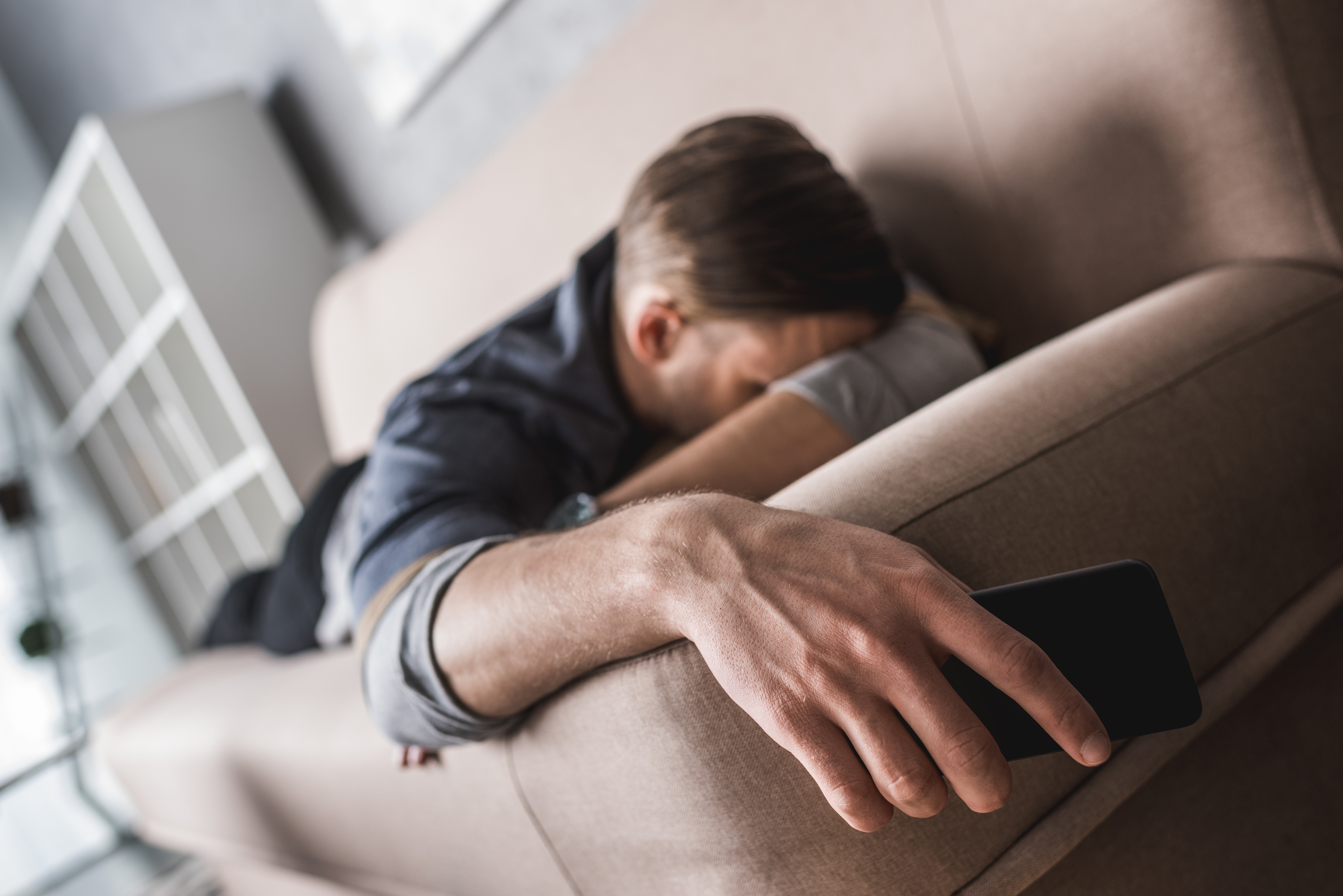 Spending hours scrolling through social media or reading emails before bedtime can heighten anxiety and disrupt sleep. It's not necessarily the light from your device causing the problem, but rather the stress and stimulation from the content you're consuming. Photo / 123rf