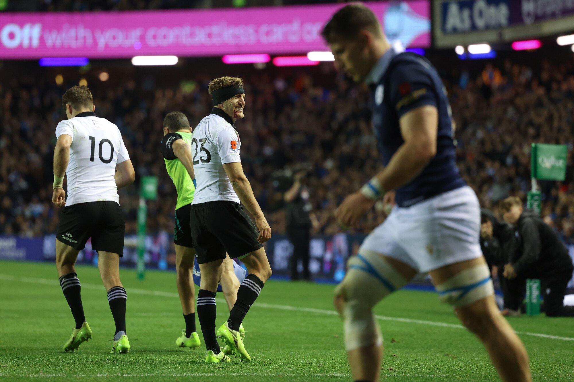 Damian McKenzie: 