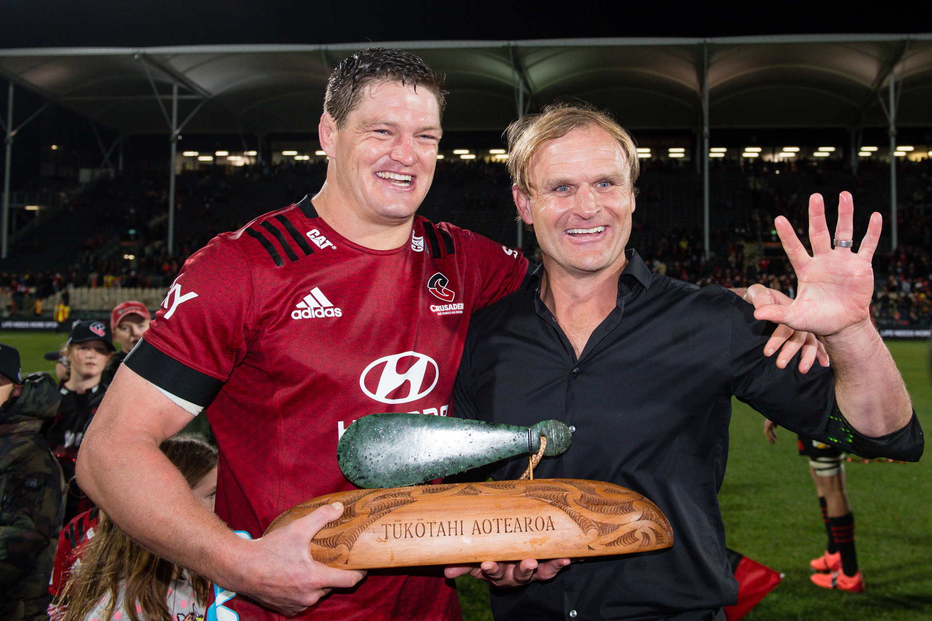 Scott Barrett and Scott Robertson of the Crusaders celebrate winning the 2021 Super Rugby Aotearoa title. Photo / Photosport