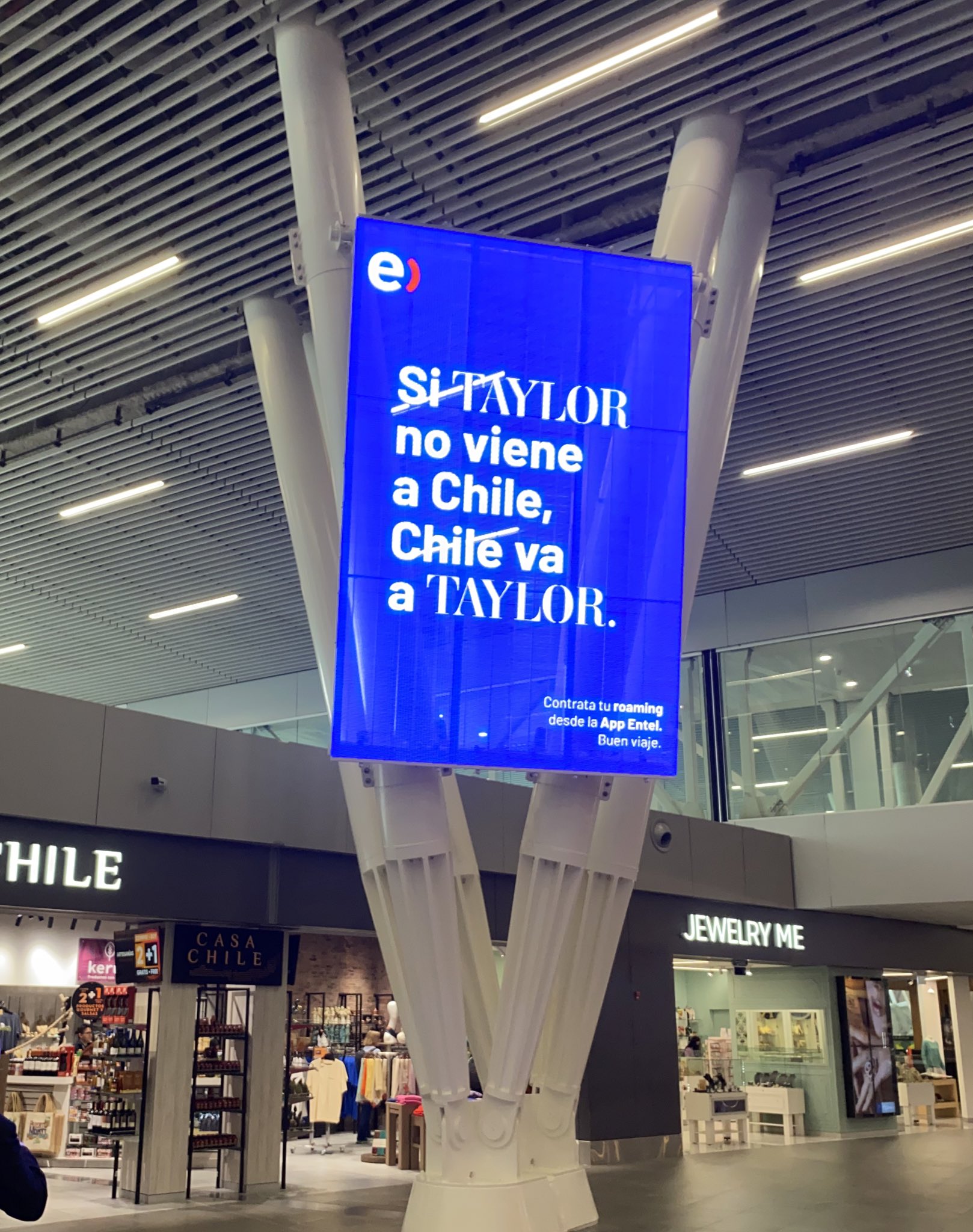 Si Taylor no viene a Chile... LATAM cashed in on Taylor Swift fans from across South America. Photo / Thomas Bywater