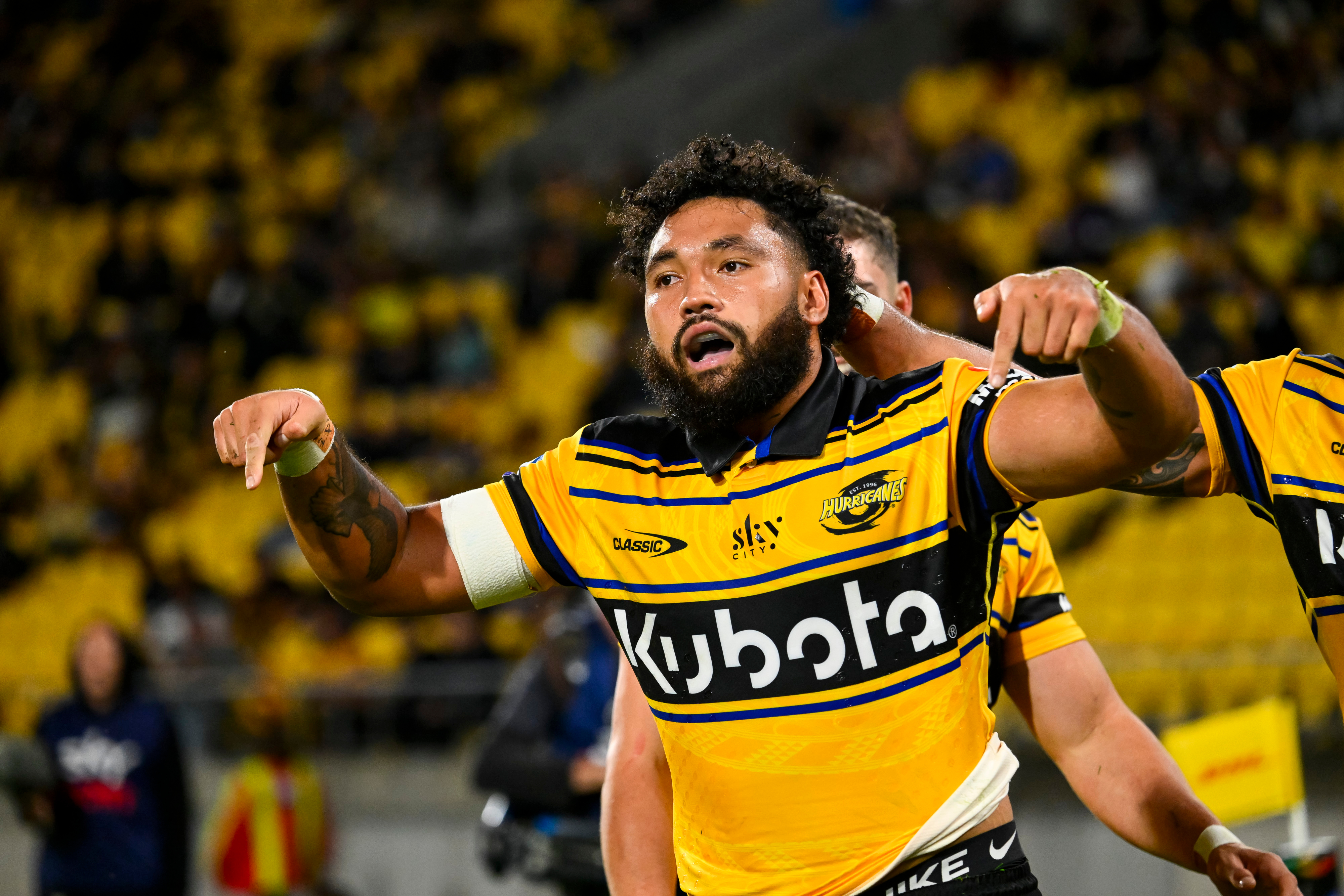 Fehi Fineanganofo celebrates another try for the Hurricanes. Photo / Photosport