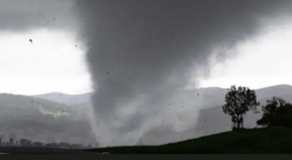 Tornado Tears Through Towns In Regional Nsw As Supercell Storm Lashes East Coast Nz Herald