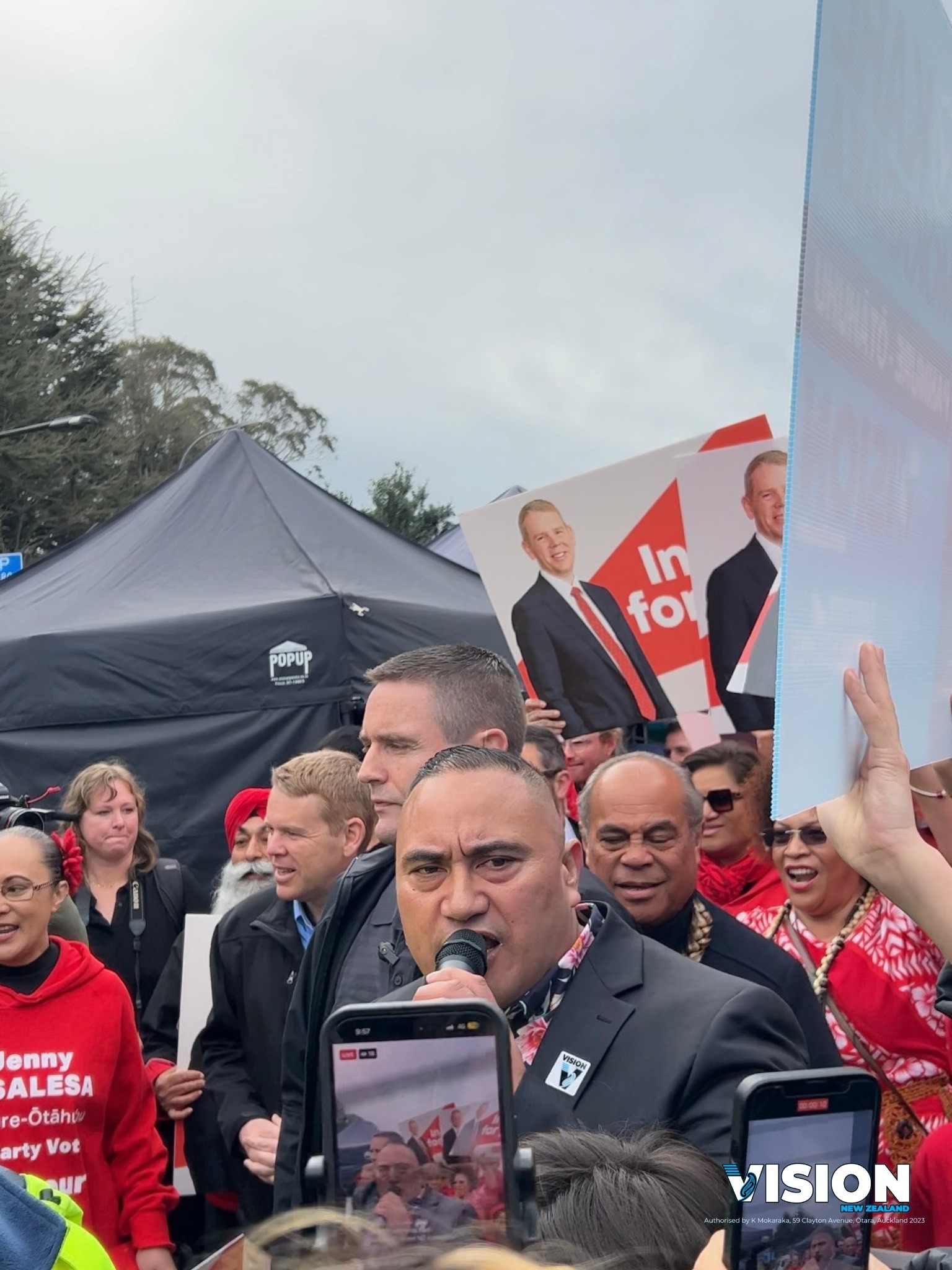 Karl Mokaraka at the markets heckling Chris Hipkins.