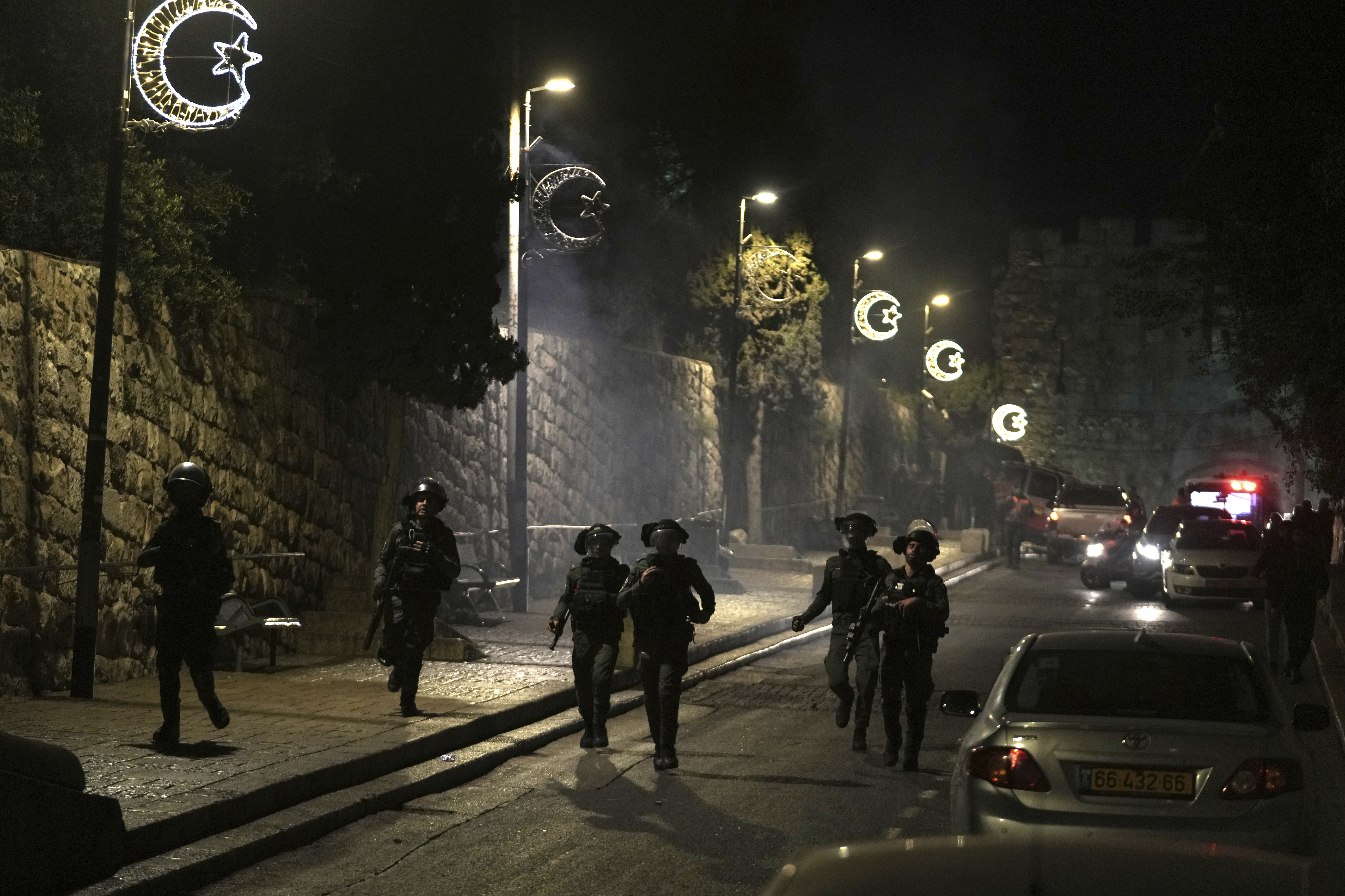 Palestinian media reported police attacked Palestinian worshippers, raising fears of wider tension as Islamic and Jewish holidays overlap. Photo / AP