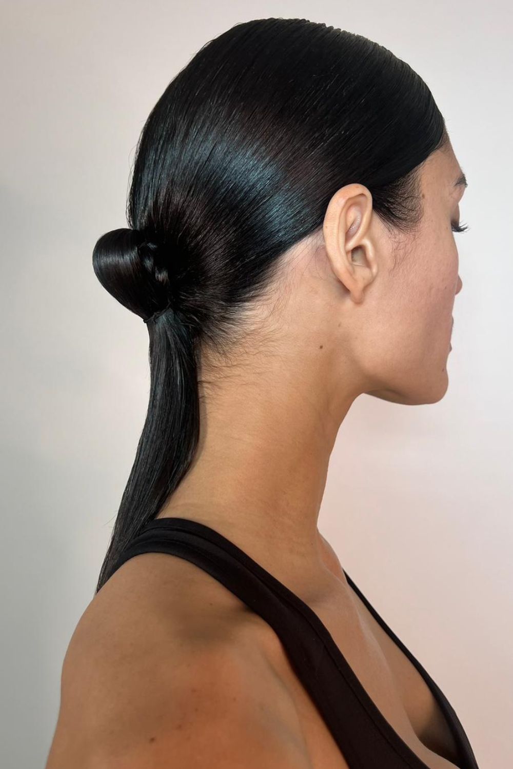 Ultra-sleek styles were the order of the day at Badgley Mischka, as seen here in a half-knot.