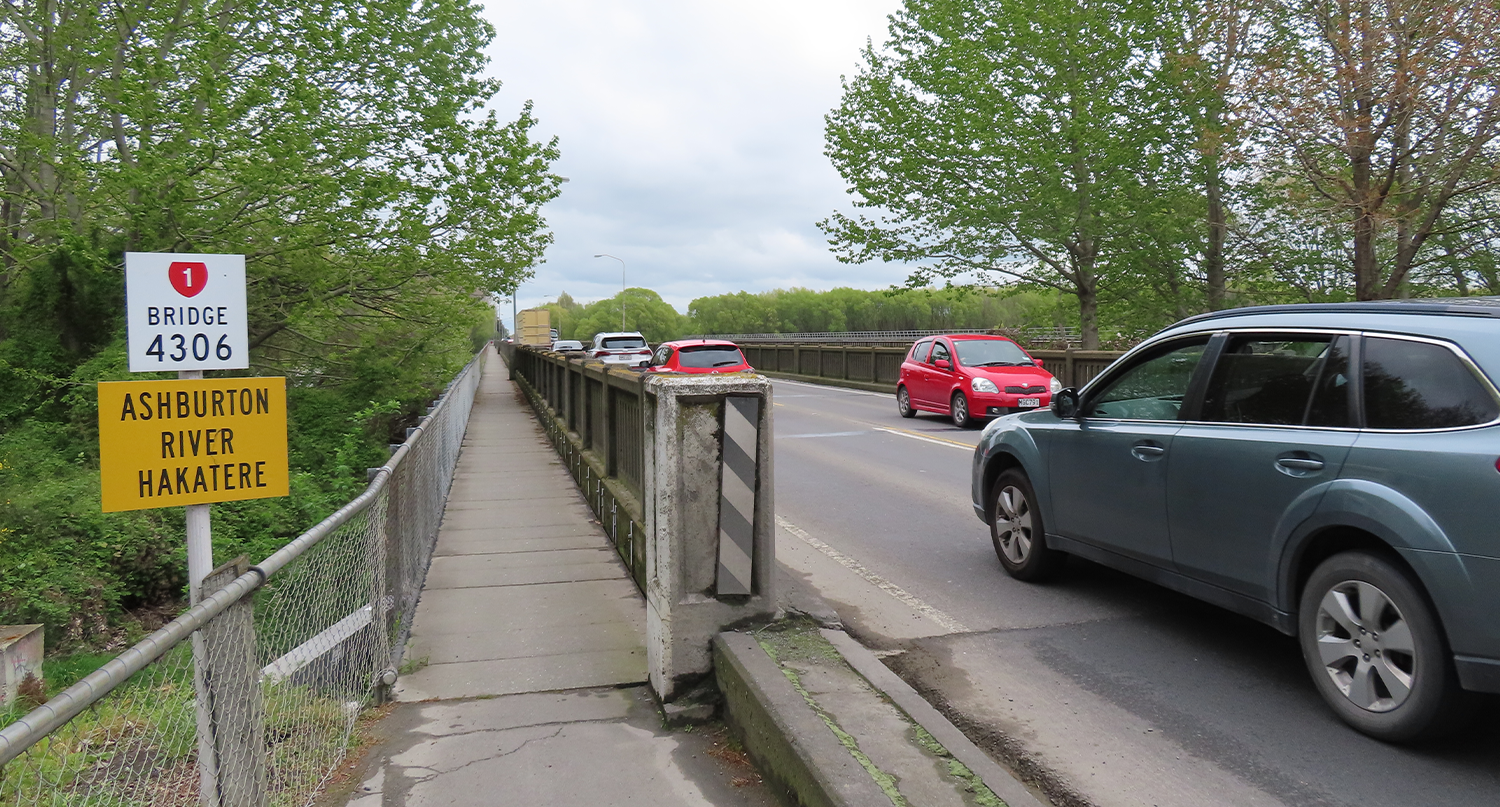 National has promised Ashburton a new bridge. 
