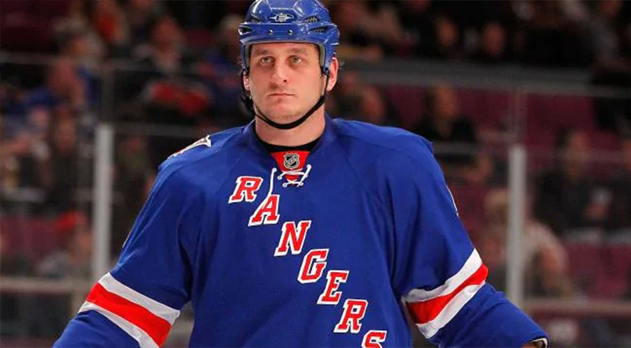BOY ON ICE: THE LIFE AND DEATH OF DEREK BOOGAARD, by John Branch