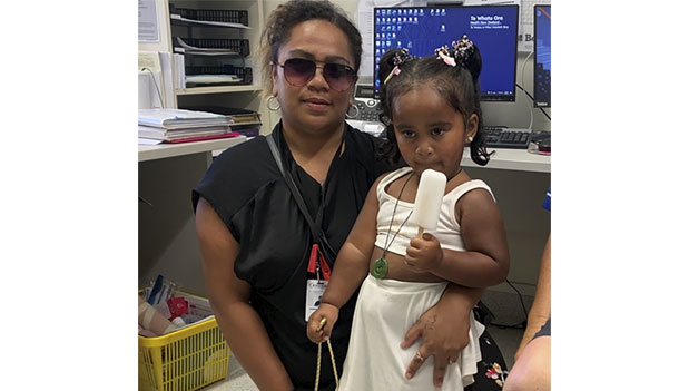 Rarangi Matiaha and daughter Te Awhenga, who will need lifelong medical treatment due to substandard housing. Photo /  Stephen Robinson