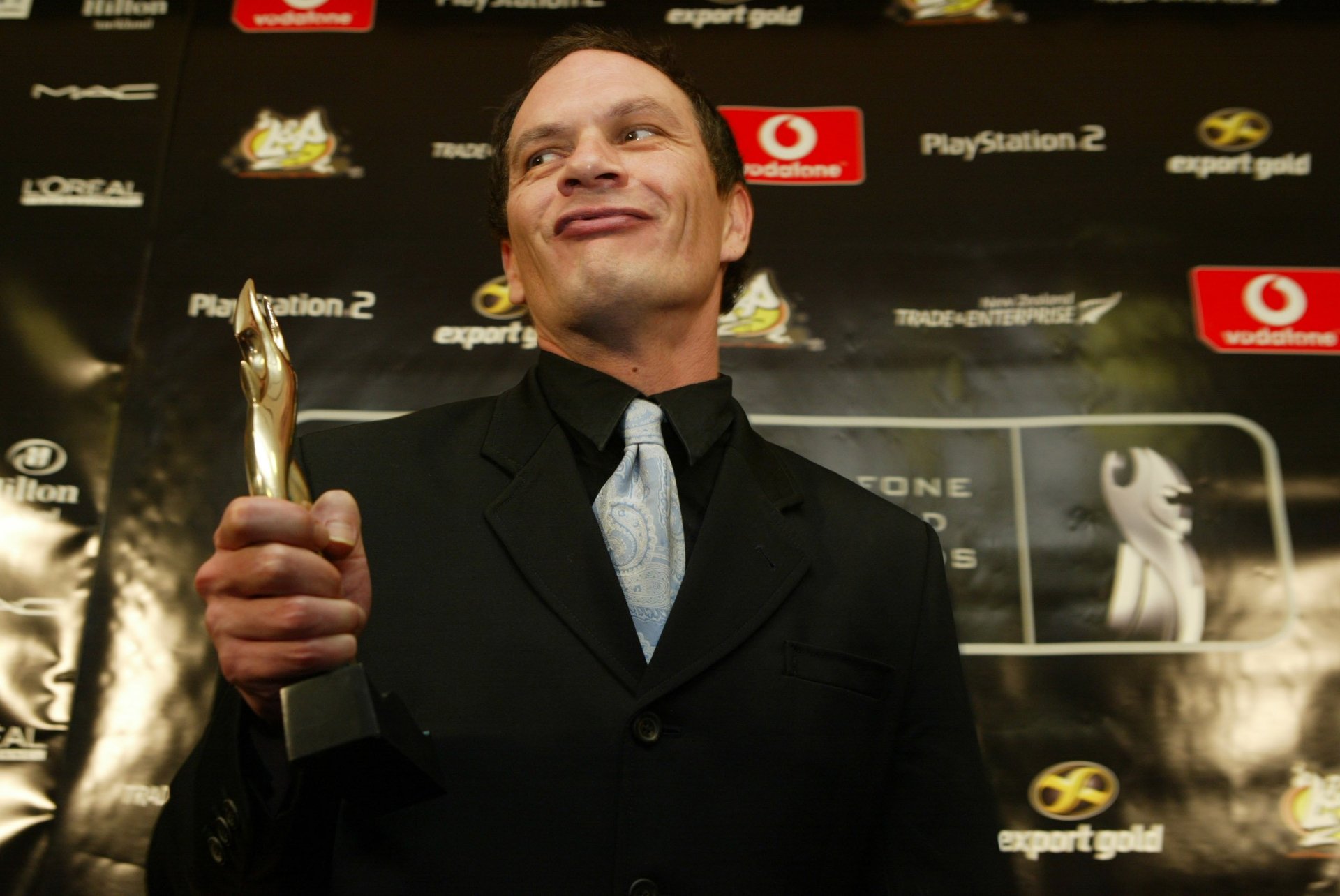 Shayne Carter with his award for best rock album at the New Zealand Music awards in 2004. Photo /Glenn Jeffrey 