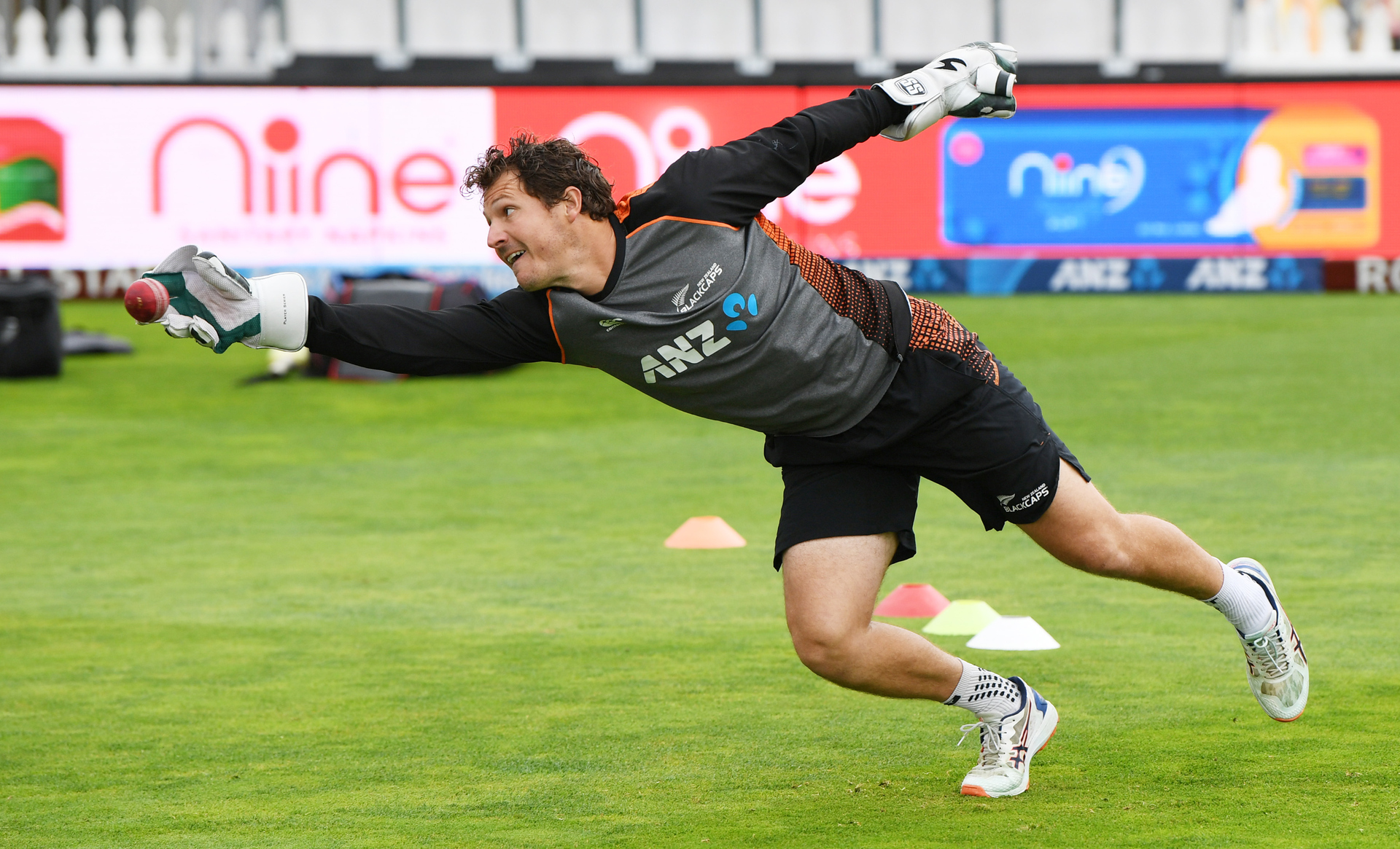 BJ Watling will hang up his gloves after the England tour. Photo / Photosport