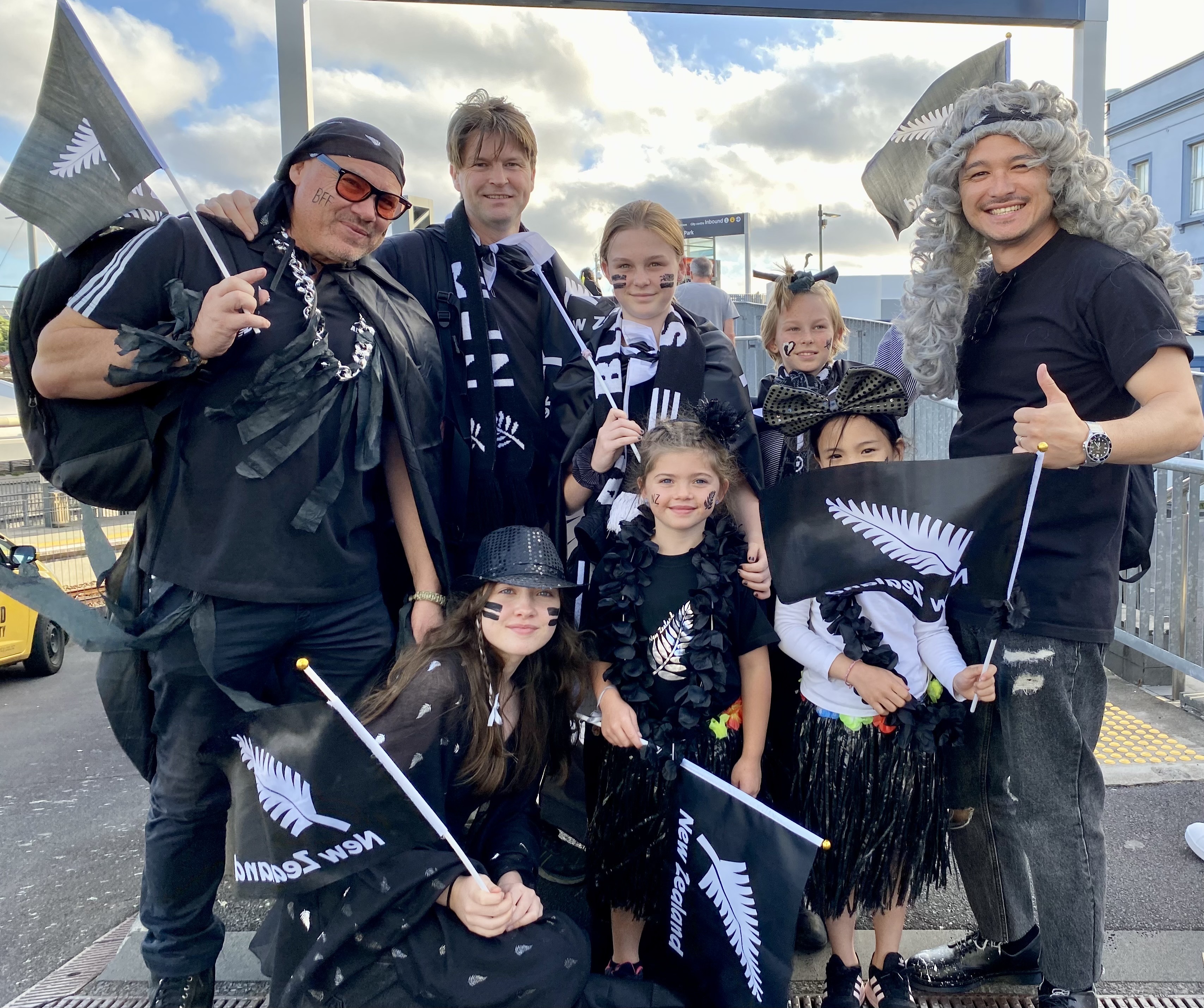 Friends, dads and daughters, from back left, Gazza Ralli, David Ross, Dani Ross, Soph Soph Ross, Ryan Kimo-Cross and from front-left, Indiana Hunt, Manaia Hunt, 6, and Harper Kimi-Cross, 7. Photo / Cherie Howie