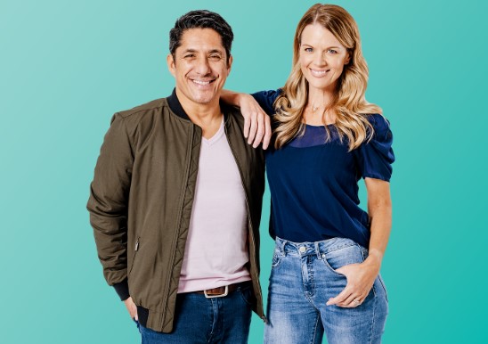 The Breeze's Auckland breakfast hosts Robert Rakete and Jeanette Thomas.