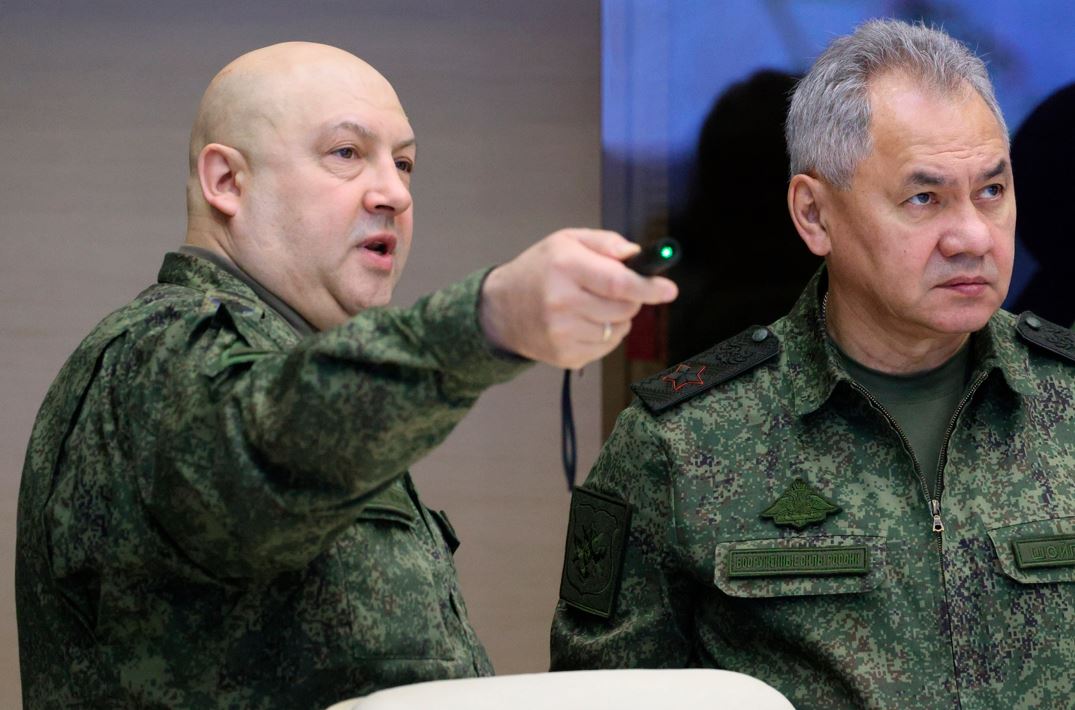 Top Russian military commander in Ukraine, Sergei Surovikin, left, and Russian Defense Minister Sergei Shoigu. Photo / AP