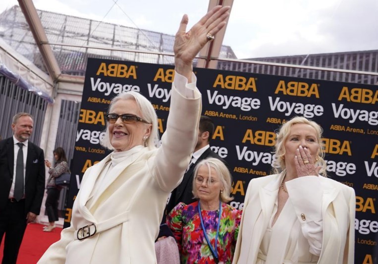 Members of ABBA, Agnetha Faltskog, right, and Anni-Frid Lyngstad arrive for the ABBA Voyage concert. Photo / AP