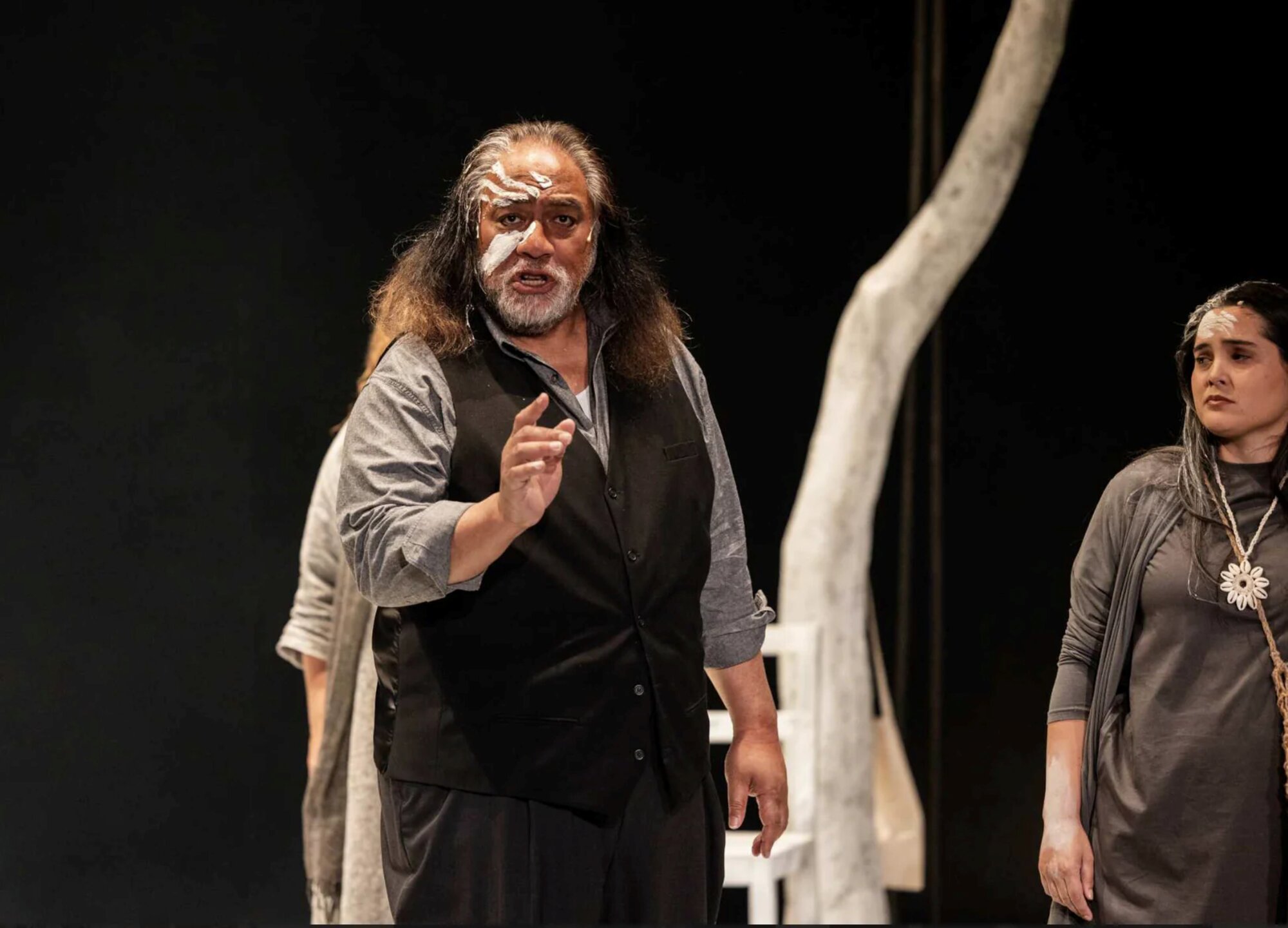 International bass Eddie Muliaumaseali'i will perform at Opera in the Pa.