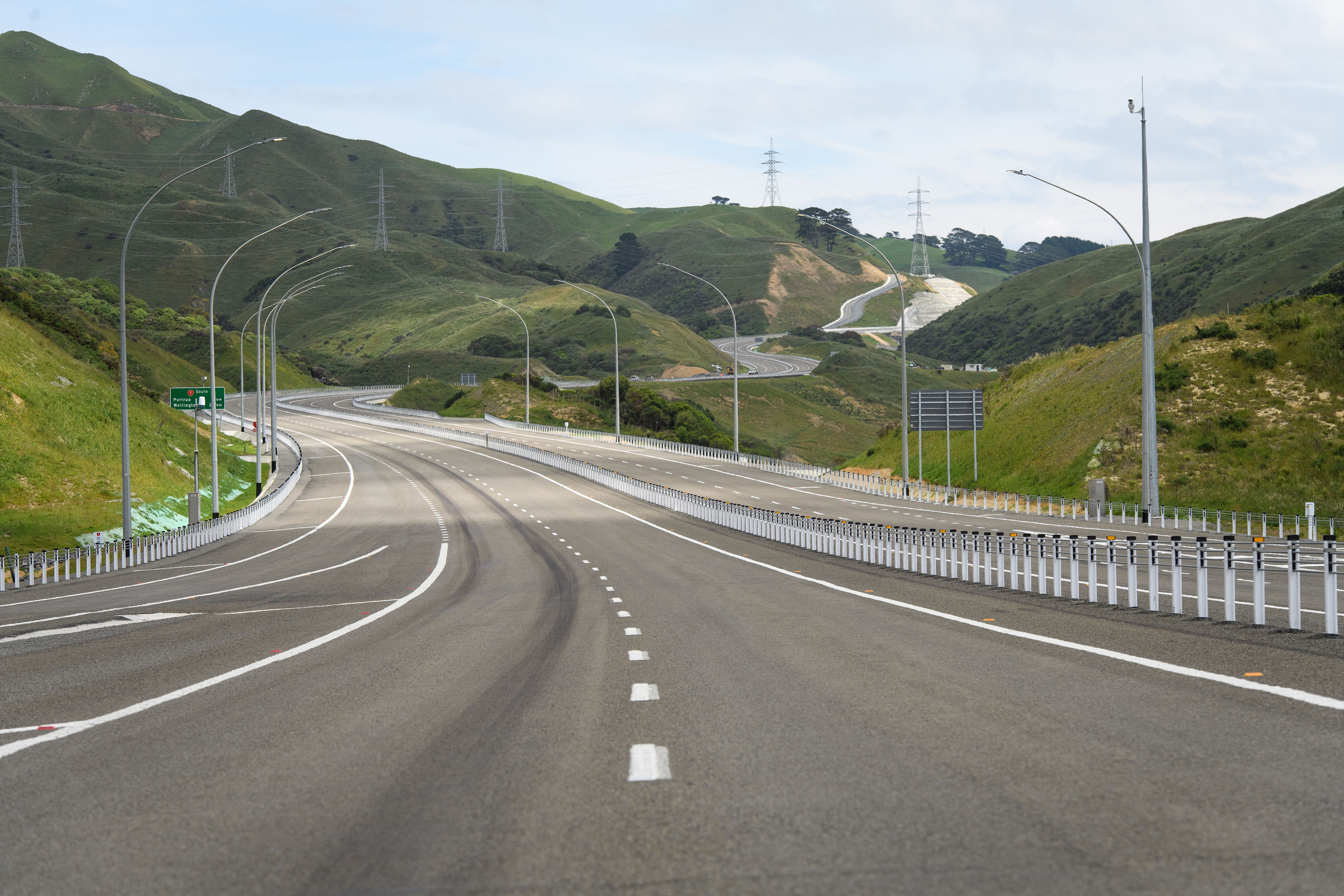 The Government's transport plans represent a swing towards roads and new state highways and away from public transport, walking and cycling. Photo / Mark Tantrum