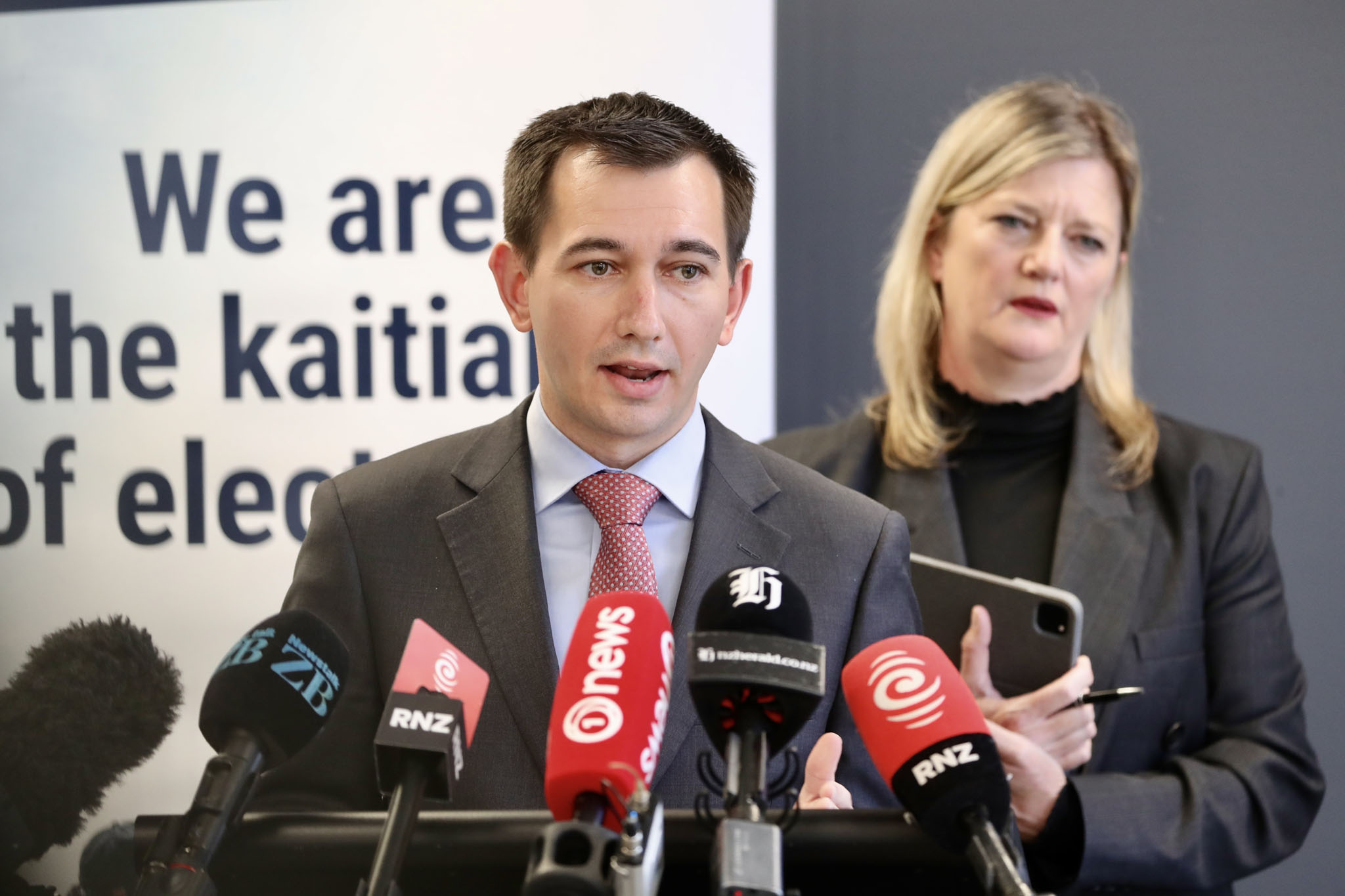 Energy Minister Simeon Brown says Transpower failed to act on prior warnings, seen here with investigation lead Sarah Sinclair. Photo / Mark Mitchell
