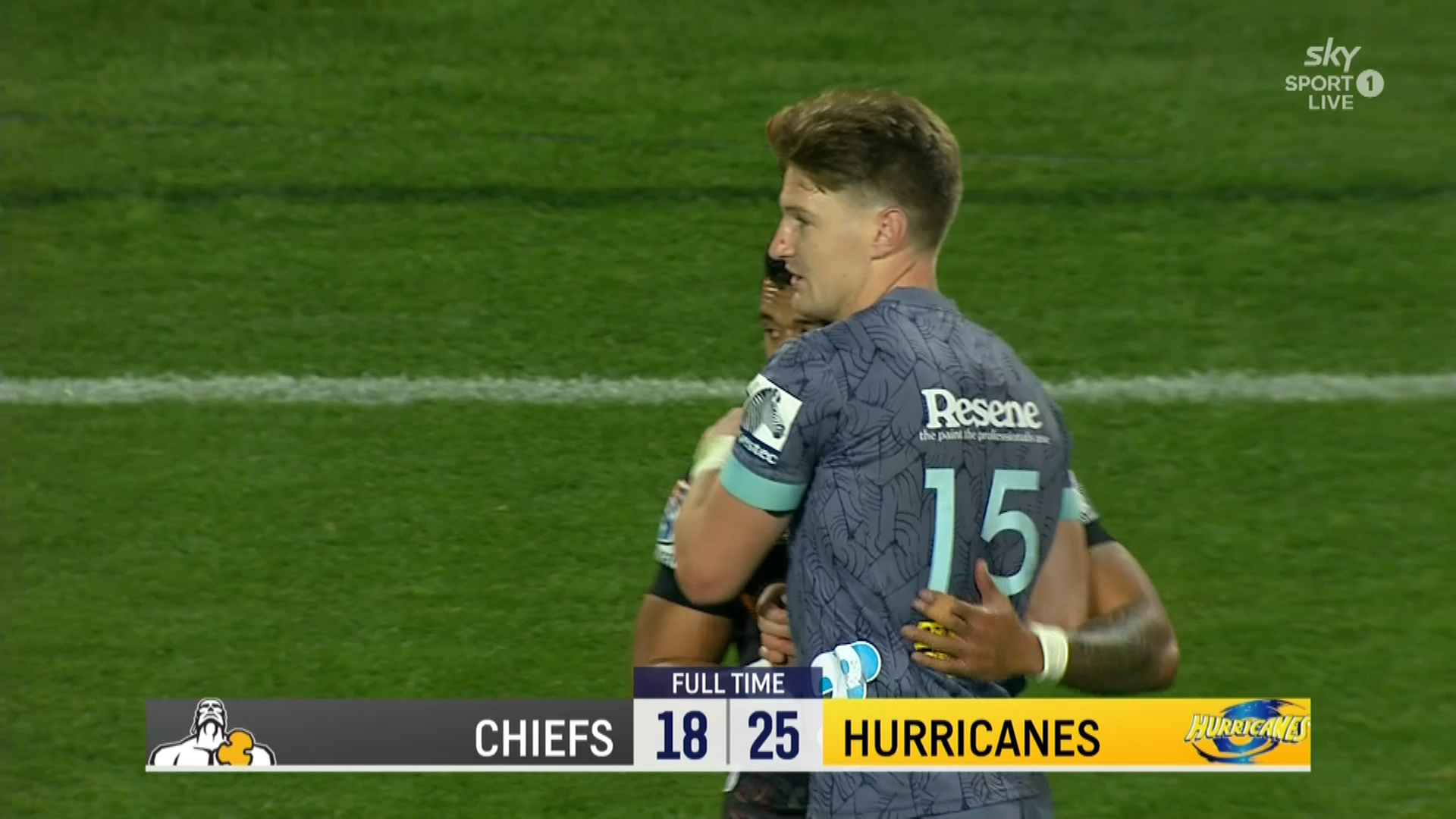 Chiefs 18-25 Hurricanes: 14-man Hurricanes end Chiefs' title hopes