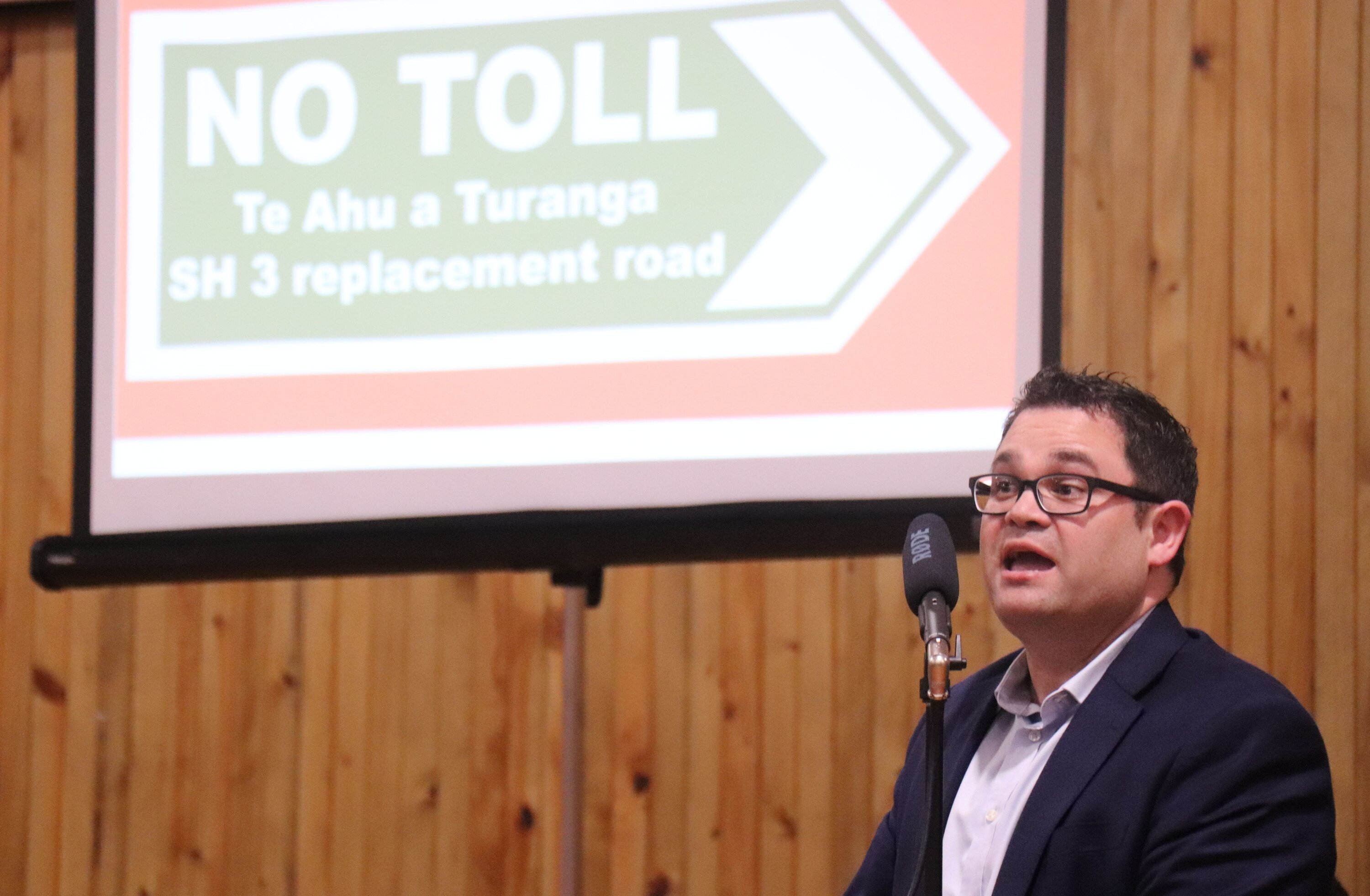 Labour Party transport spokesman Tangi Utikere fears Government promises of a second Mt Victoria tunnel will be broken. 