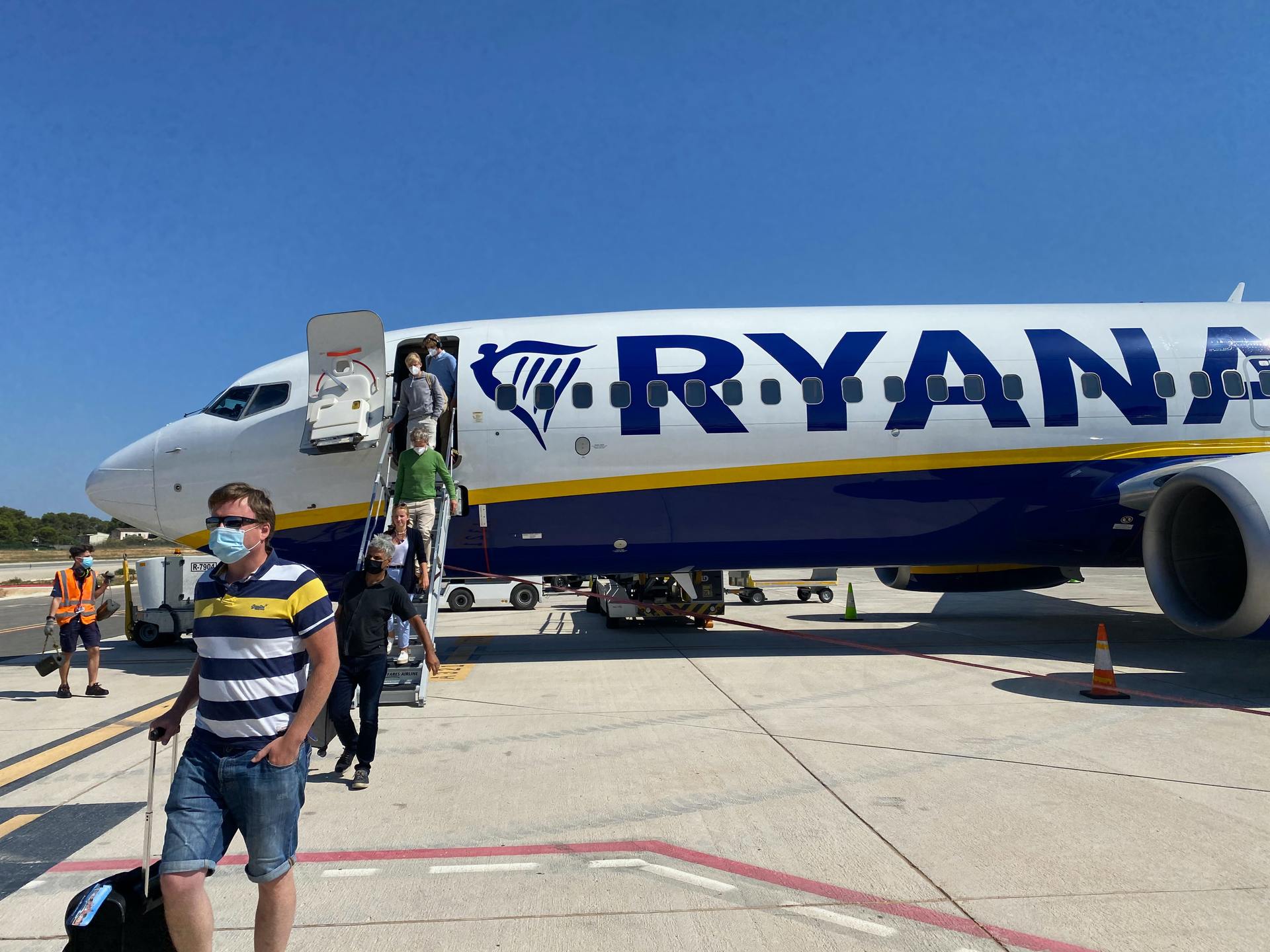 Ryanair lost sales property on plane