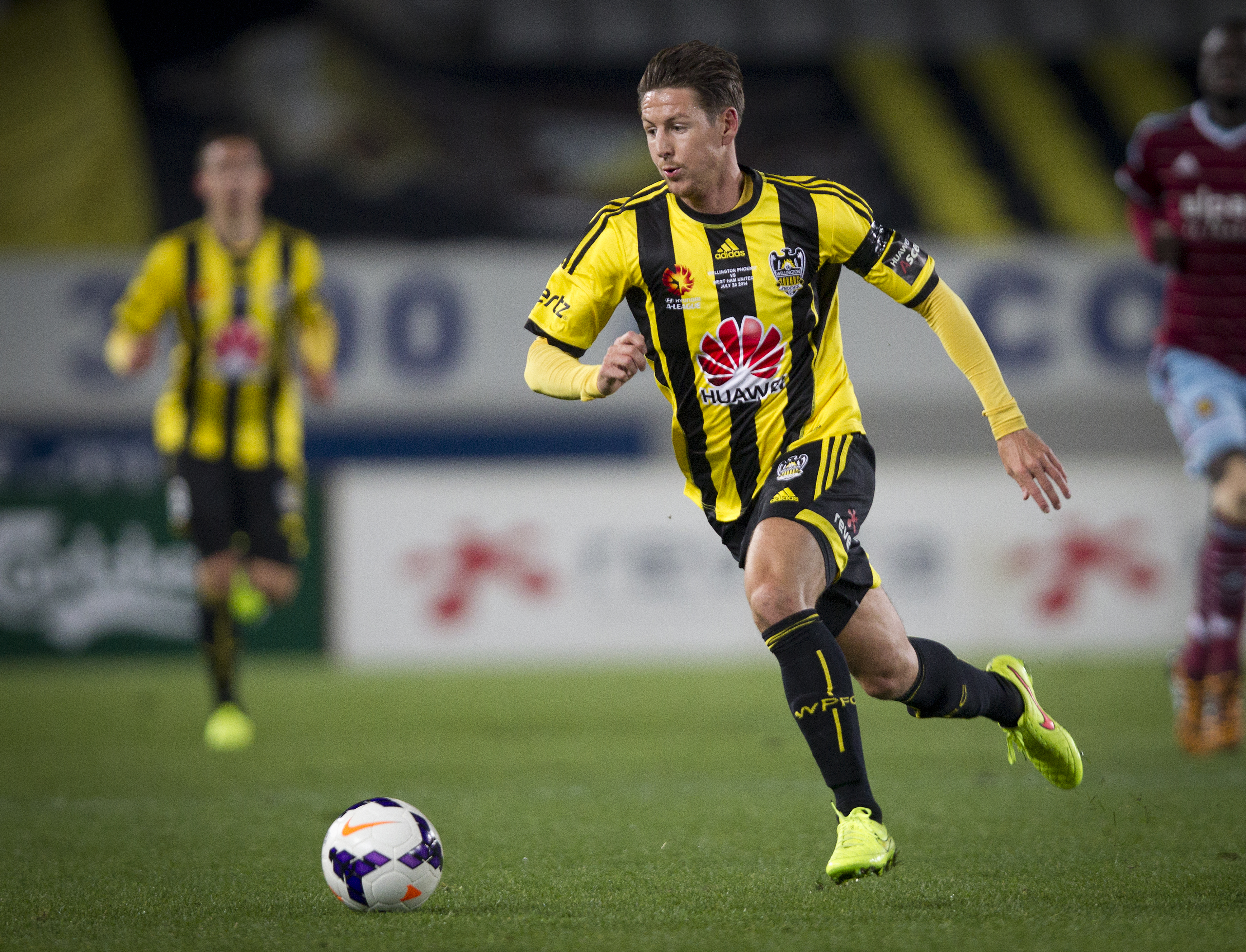 A-League football: Wellington Phoenix rescued by late Central Coast Mariners  own goal - NZ Herald