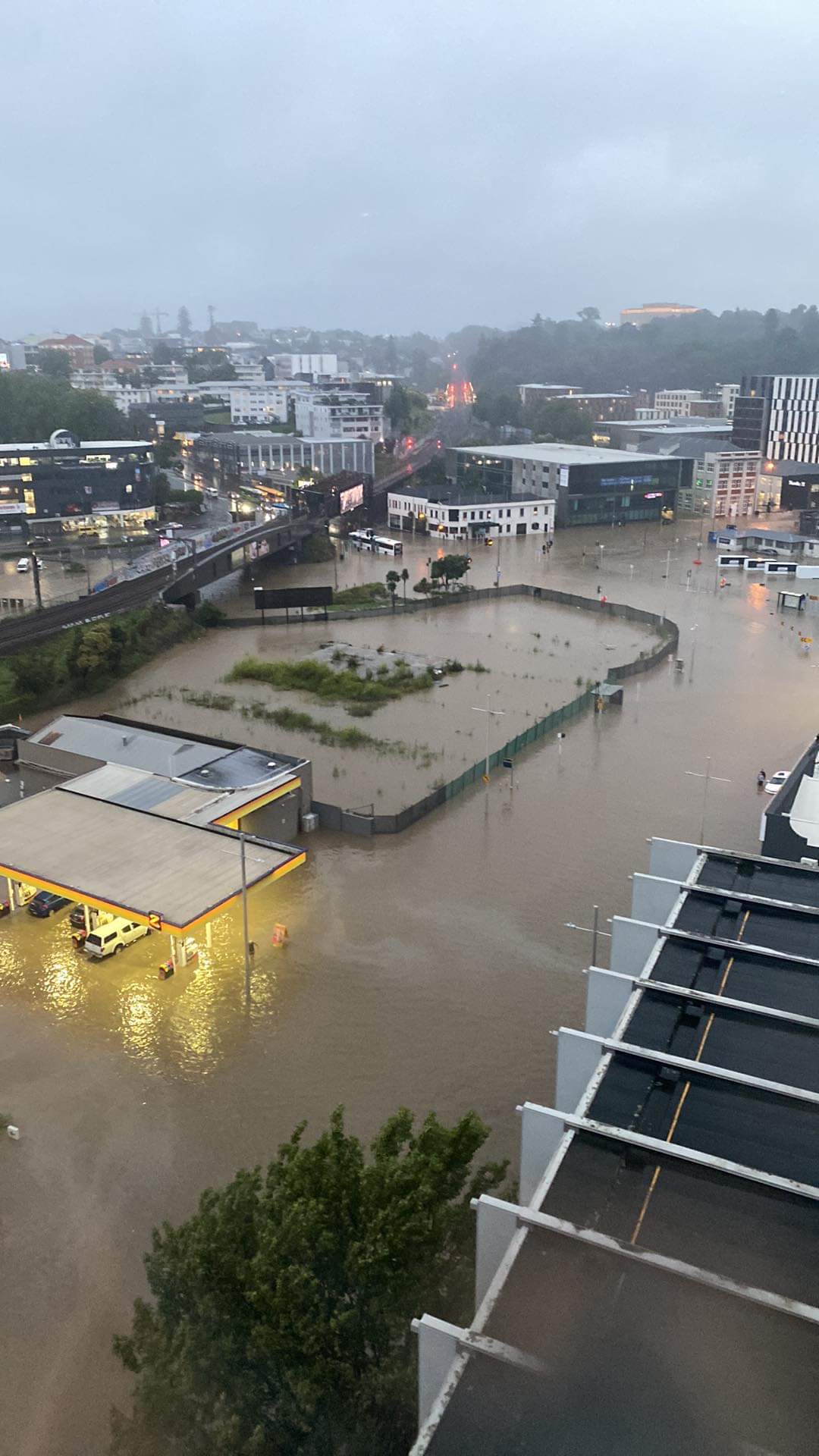 Flooding in Auckland looking from Beach Rd at the bottom of Parnell towards the Auckland Domain. Photo / Tom McCondach