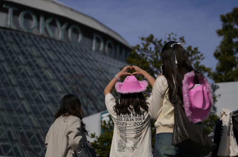 A Taylor Swift fan pose for a photo before Taylor Swift's concert at Tokyo Dome. Photo / AP