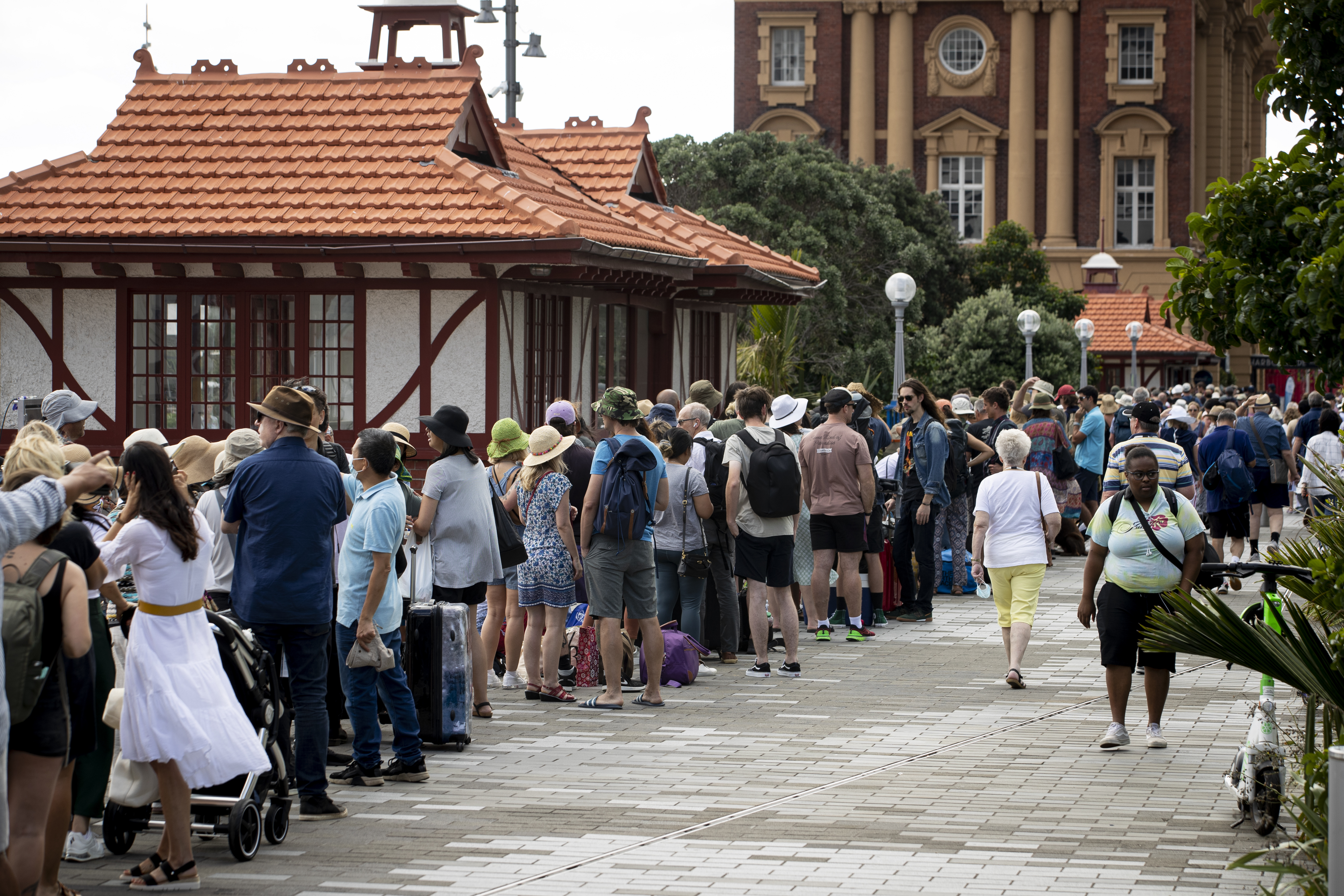Long queues of people waited to catch the ferry to Waiheke Island during last year's Christmas break. Photo / Dean Purcell 