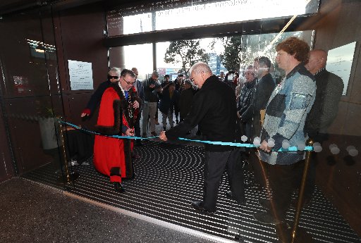 Mayor Vince Cocurullo and deputy mayor Phil Halse at the ribbon-cutting ceremony. Photo / Michael Cunningham
