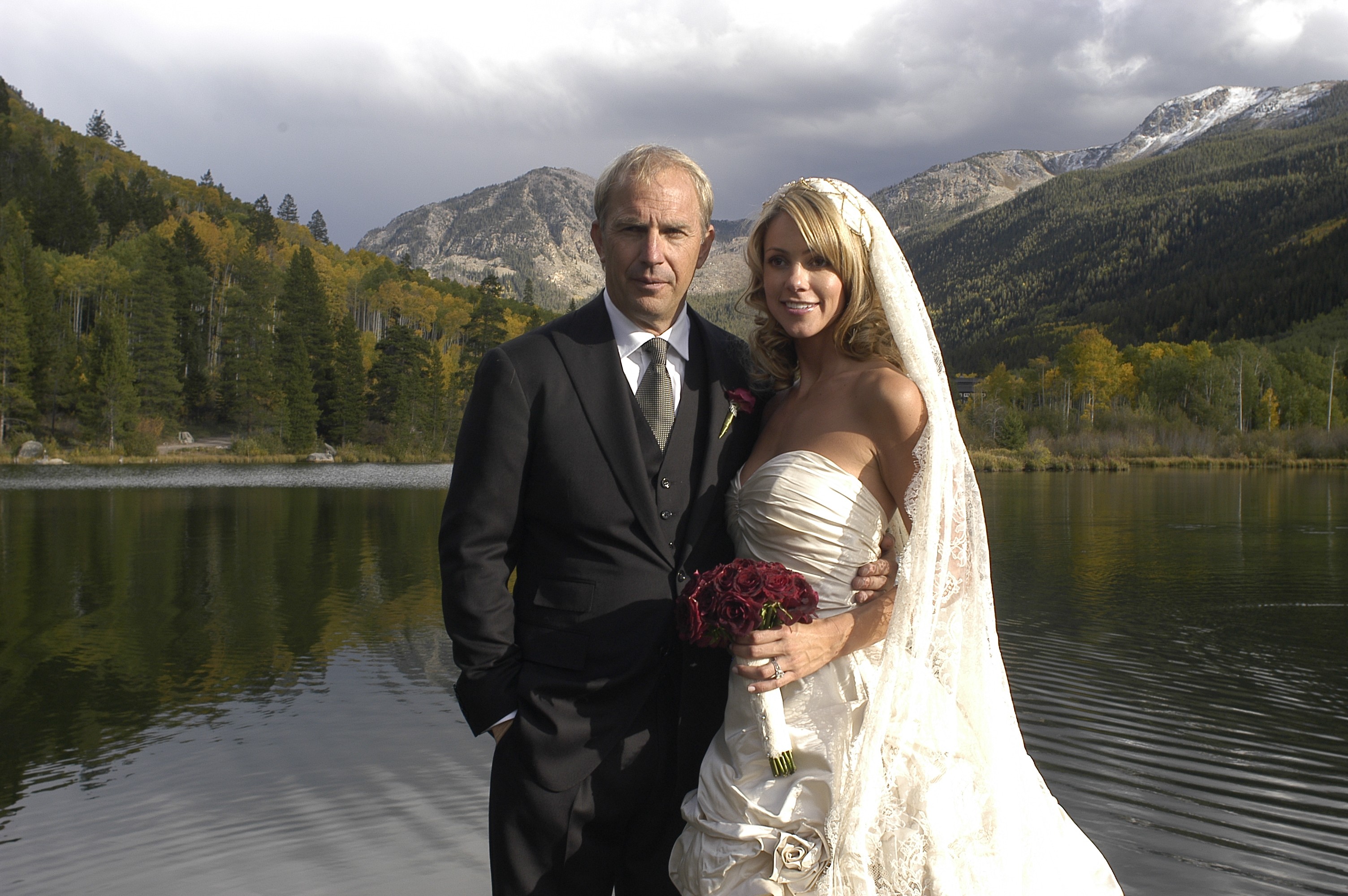 Actor Kevin Costner and Christine Baumgartner during their private wedding at his ranch in 2004. Photo / Getty Images