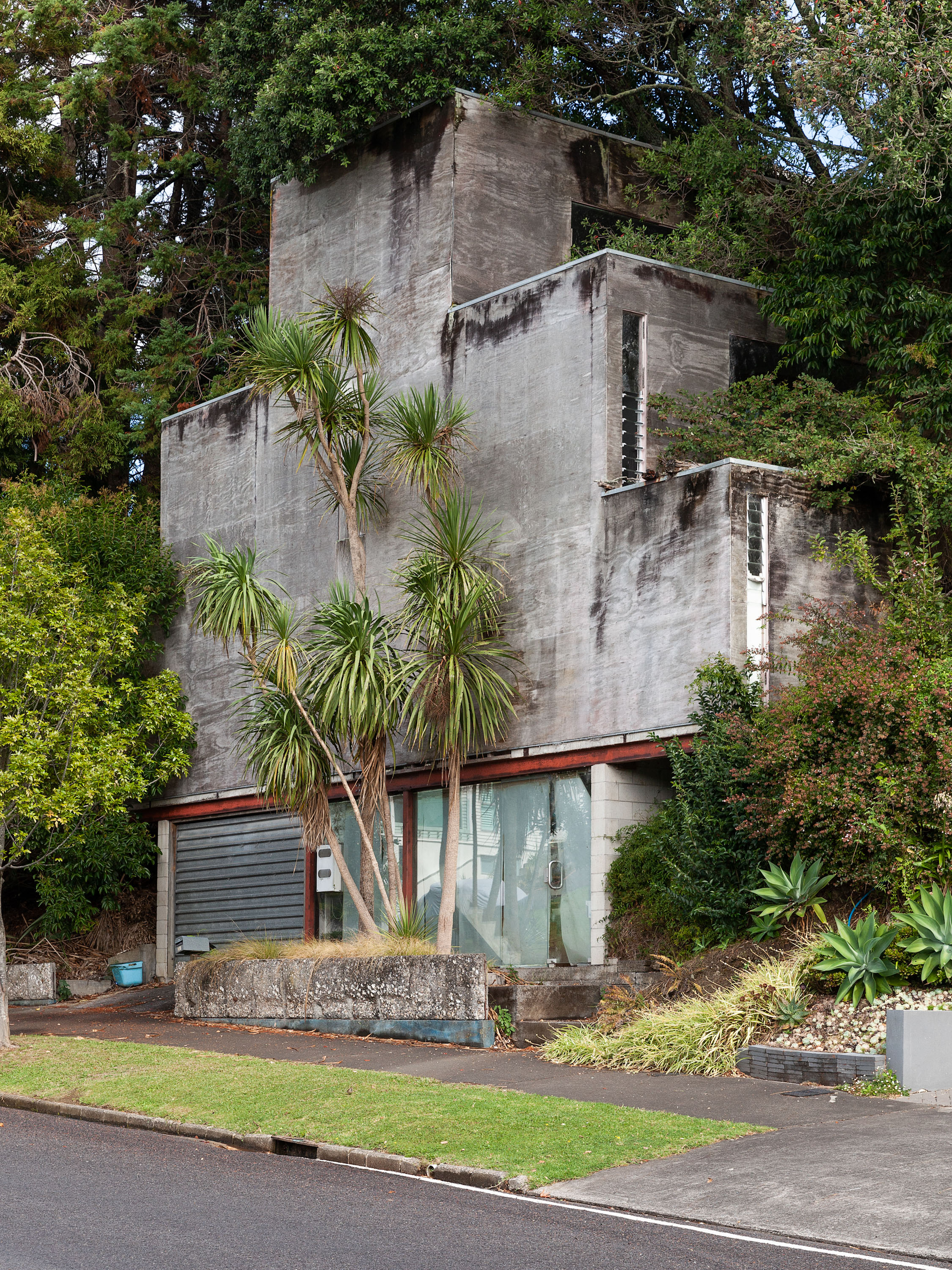 Rewi Thompson’s Kohimarama house, designed in 1988. Photo / David Straight