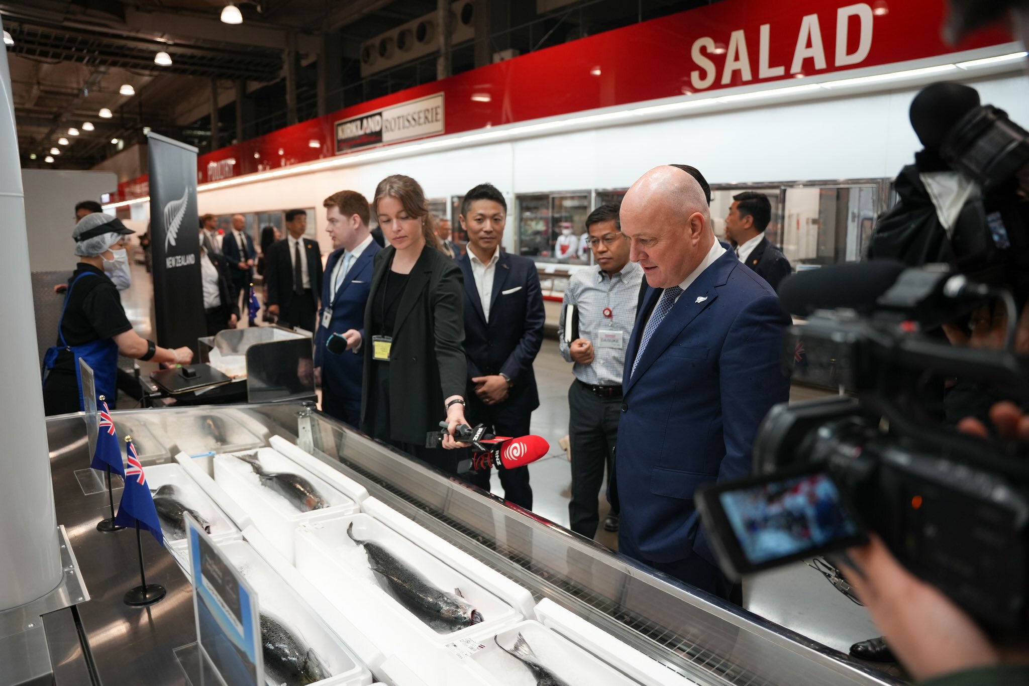 Prime Minister Christopher Luxon visits a Costco in Japan.