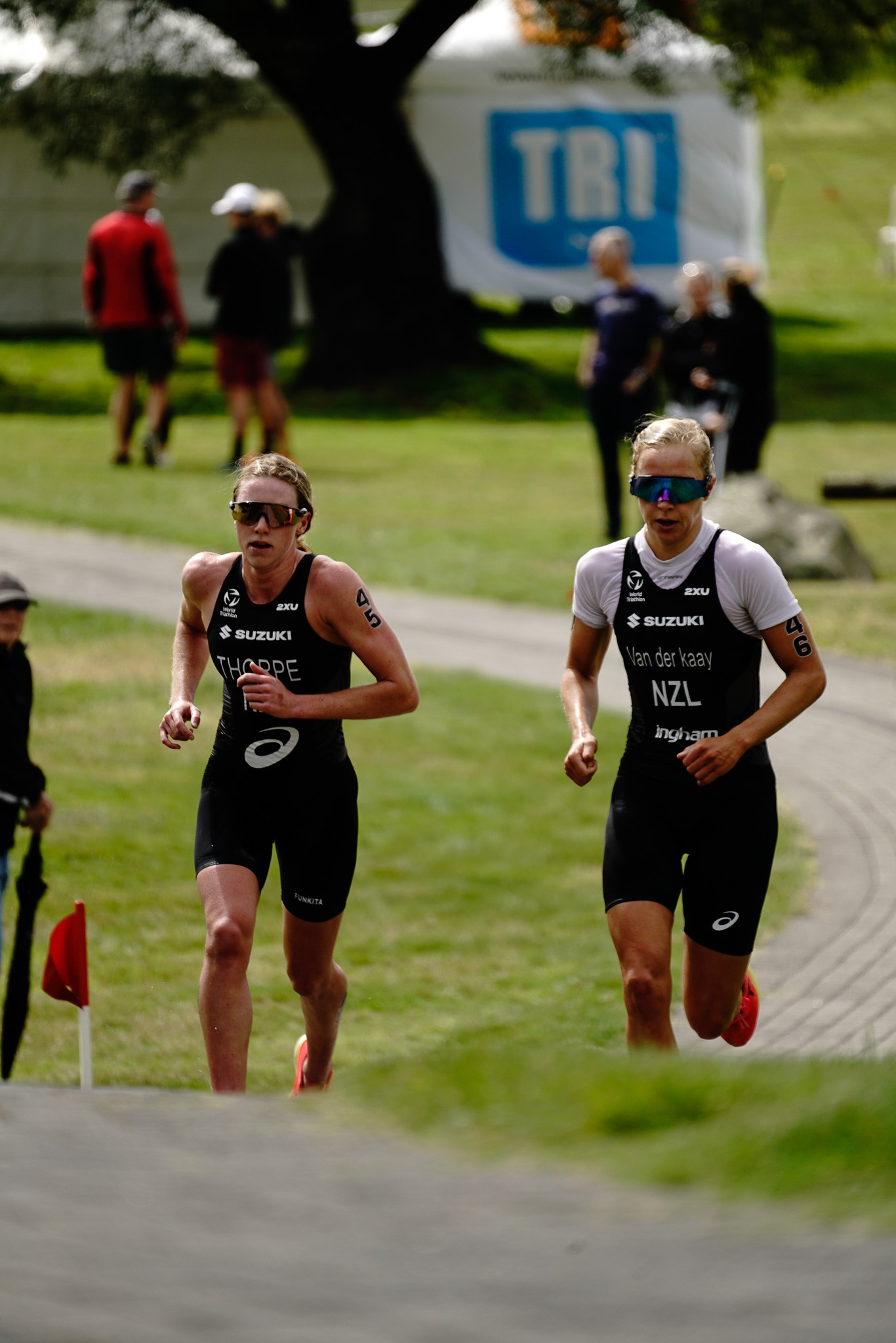 Nicole van der Kaay (right) and Ainsley Thorpe battle it out at Oceania Cup Taupō. Photo / Simon Dawson Photography