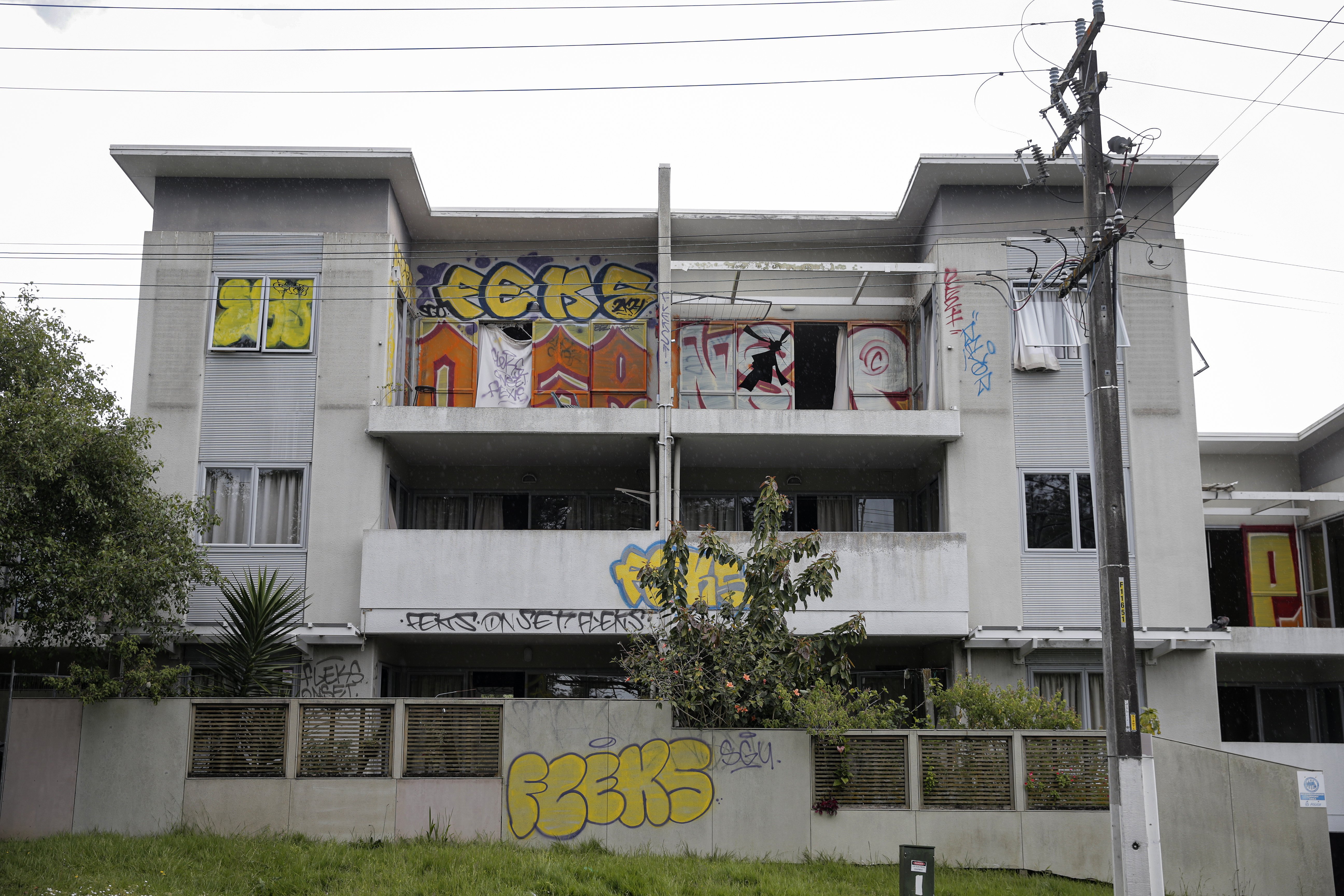 Abandoned Kainga Ora housing block at 580 Hillsborough Rd, Lynfield. Photo / Alex Burton