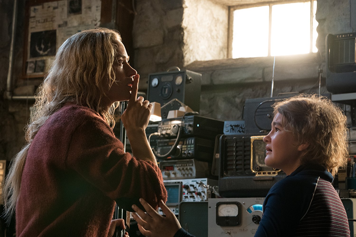 Emily Blunt and Millicent Simmonds in the horror movie A Quiet Place (2018)