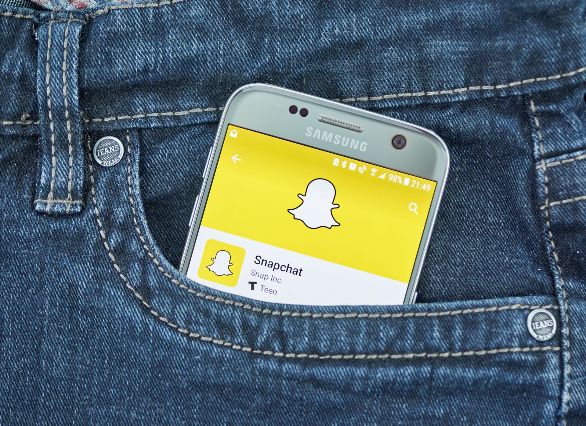 A man who sent inappropriate Snapchat messages to two girls has been sentenced to six months’ community detention.