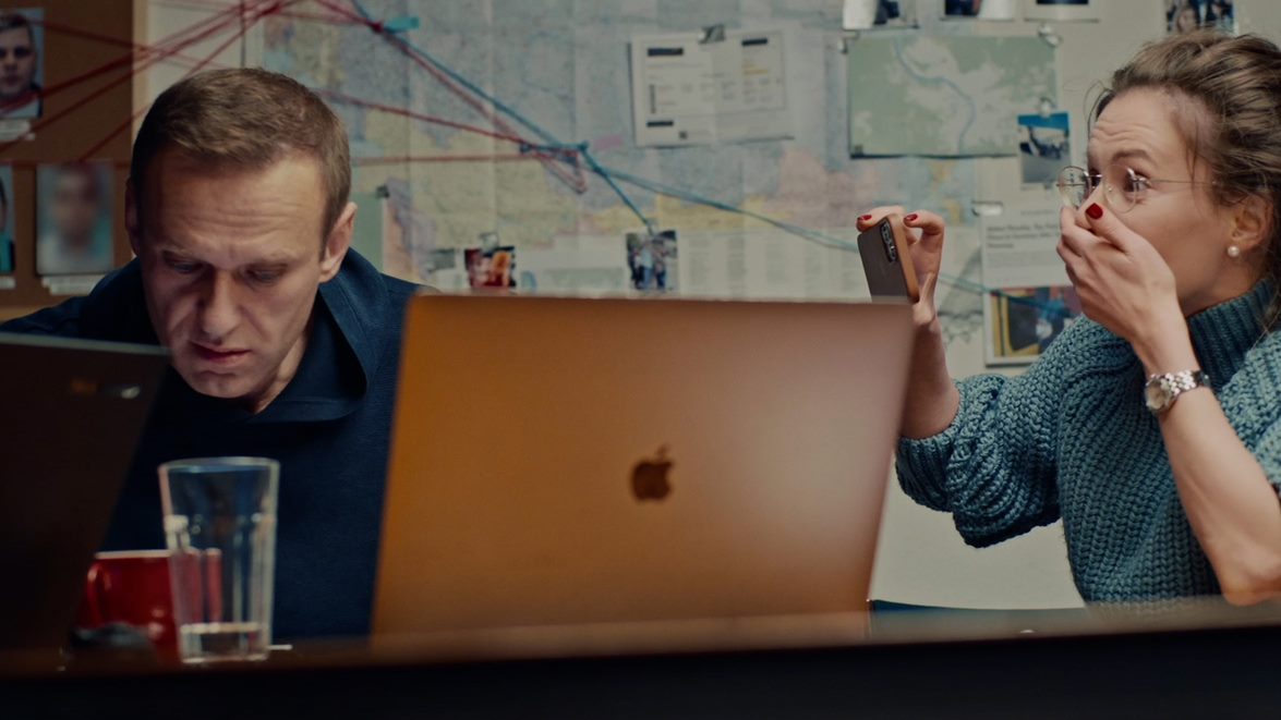Alexei Navalny prank calls his own poisoners. Photo / Docplay