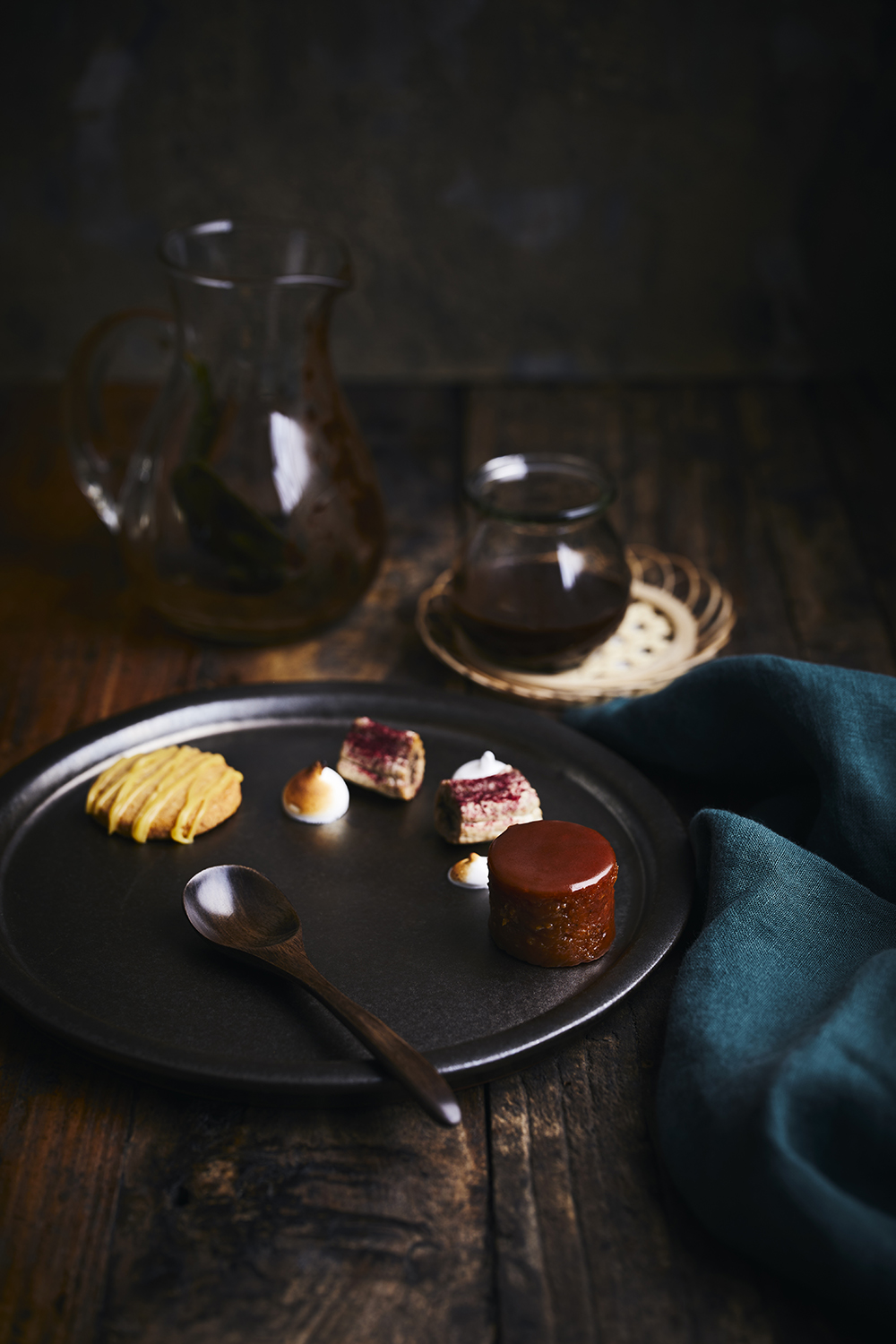 Coconut bread in caramel and Samoan cocoa. Photo / Manja Wachsmuth


