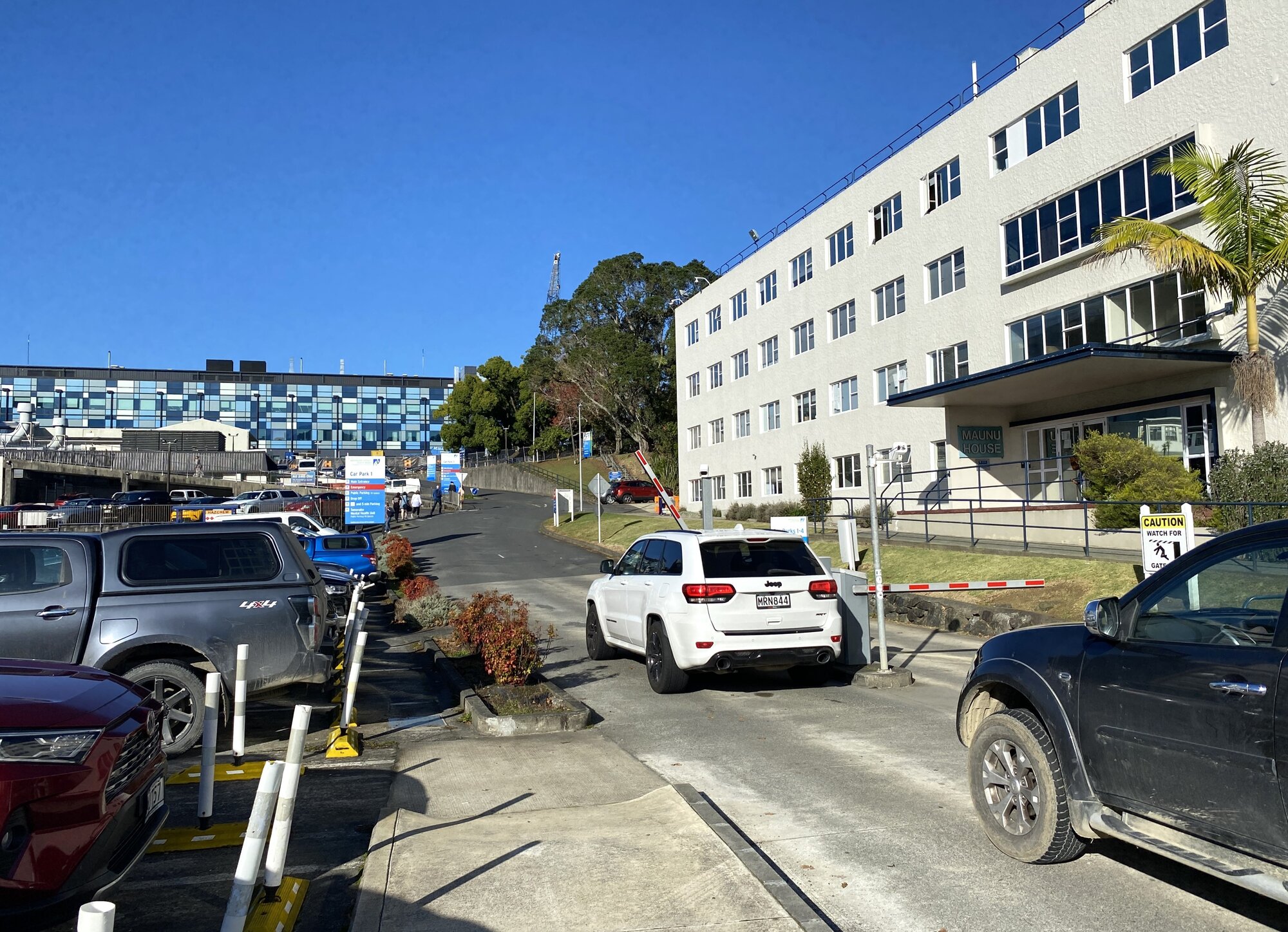 While visitors have to pay for car parking at Whangārei Hospital after the first hour, it hasn't stopped the queues and number of people driving around and around. Photo / Denise Piper