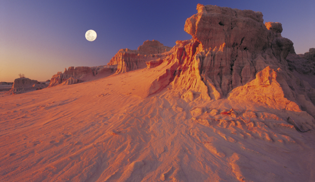 Walls of China, Mungo National Park. Photo / Destination NSW
