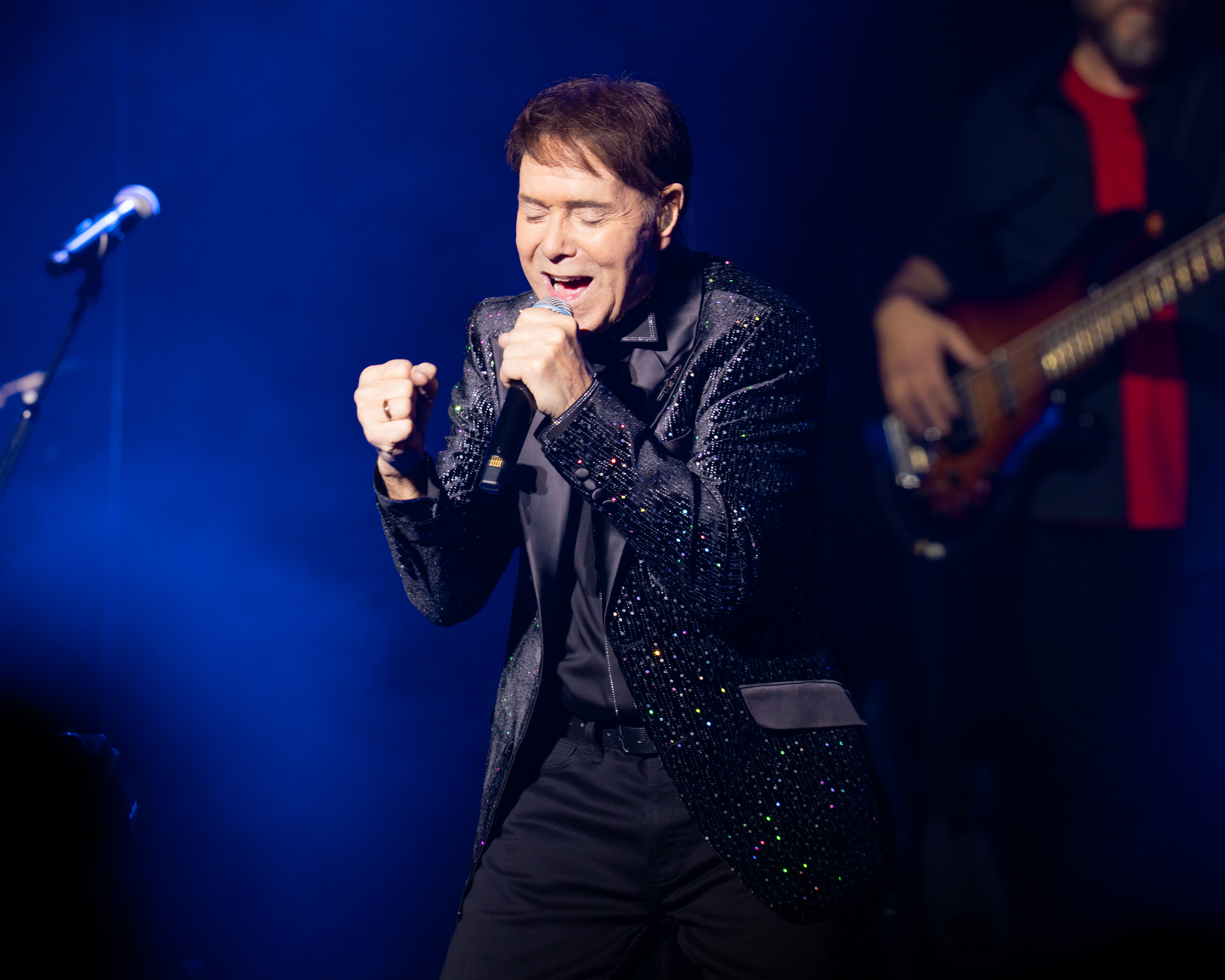 Sir Cliff Richard reveals prostate cancer diagnosis found in routine check - NZ Herald