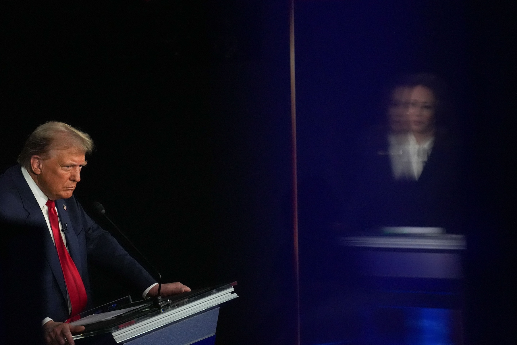 US Vice-President Kamala Harris (right) used every opportunity she could during yesterday's debate to try to “trigger” Donald Trump on sore points such as his crowd sizes. Photo / Demetrius Freeman, The Washington Post