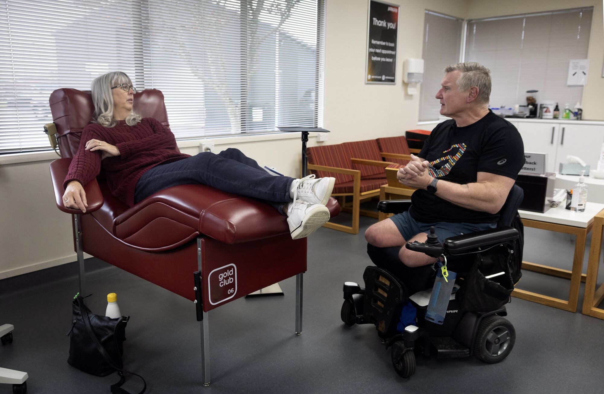 Katherine Winson prepares to give blood to mark the 15-year anniversary of the day her husband, Ian Winson, lost his legs in a workplace explosion. Photo / Mike Scott