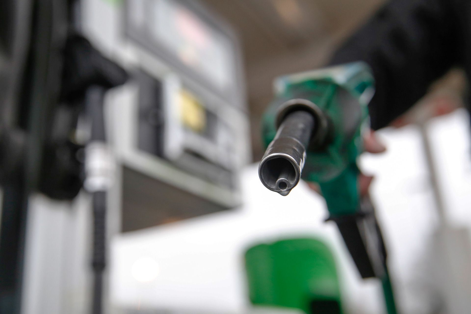 Petrol prices surged by as much as 24 cents in Auckland over the weekend. Photo / 123rf